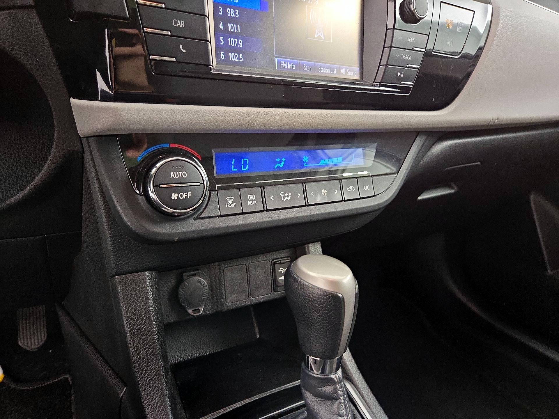 Thumbnail: 2016 Toyota Corolla - 16