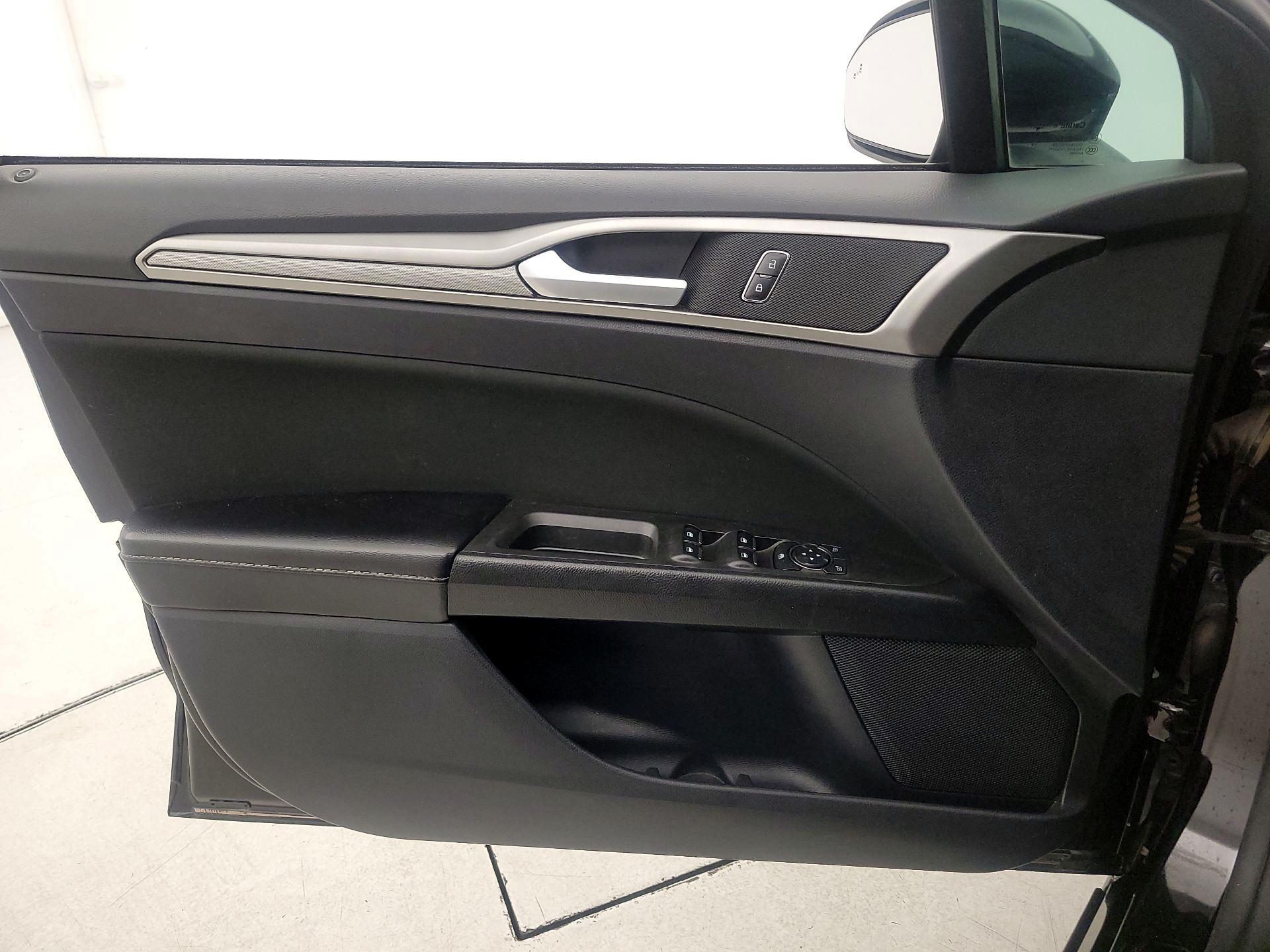 Thumbnail: 2020 Ford Fusion - 12