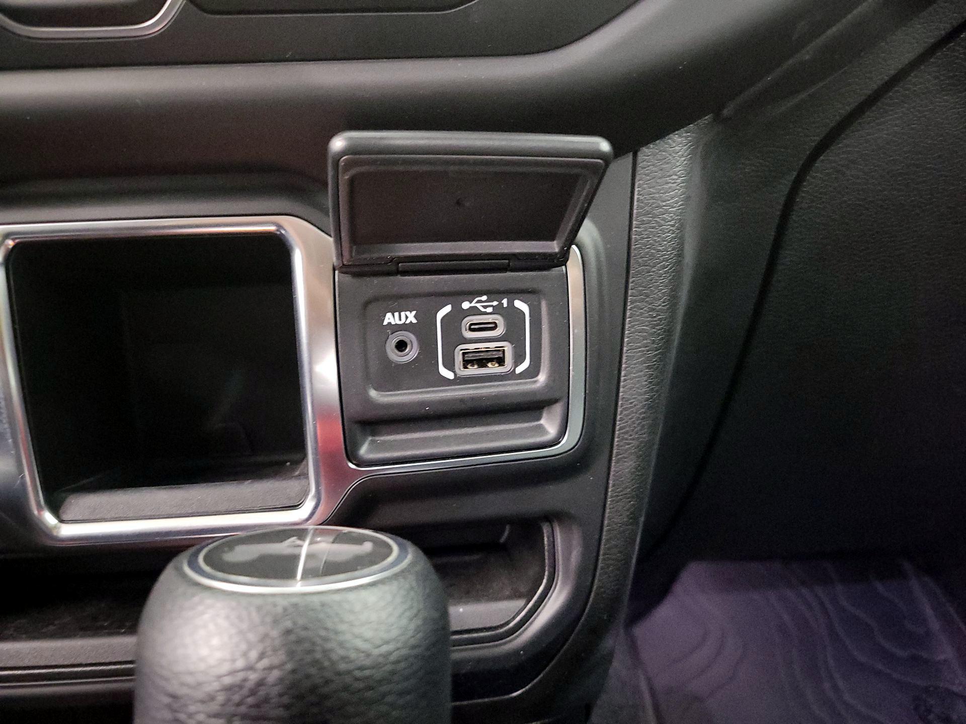 Thumbnail: 2021 Jeep Wrangler - 18
