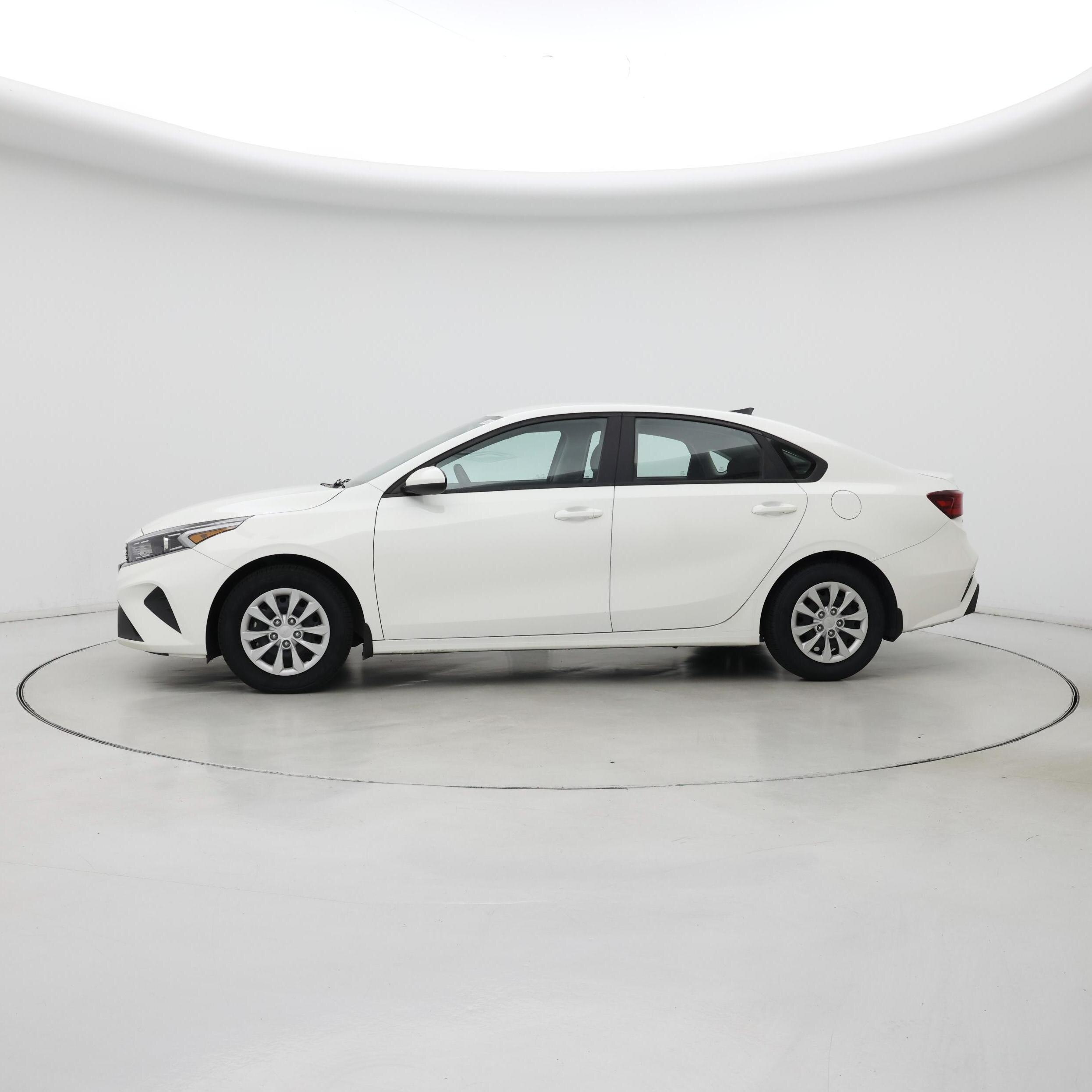 Thumbnail: 2023 Kia Forte - 3