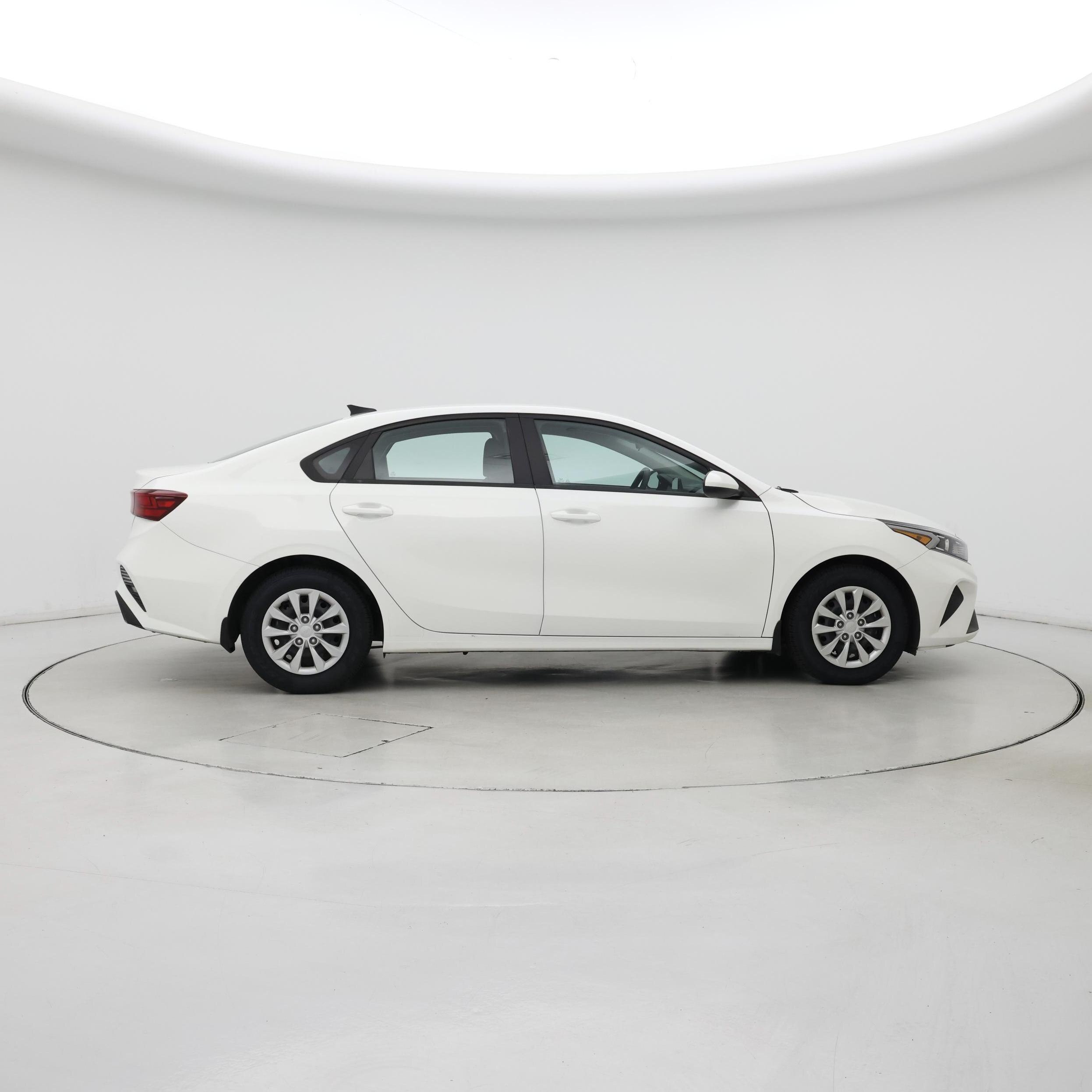 Thumbnail: 2023 Kia Forte - 7