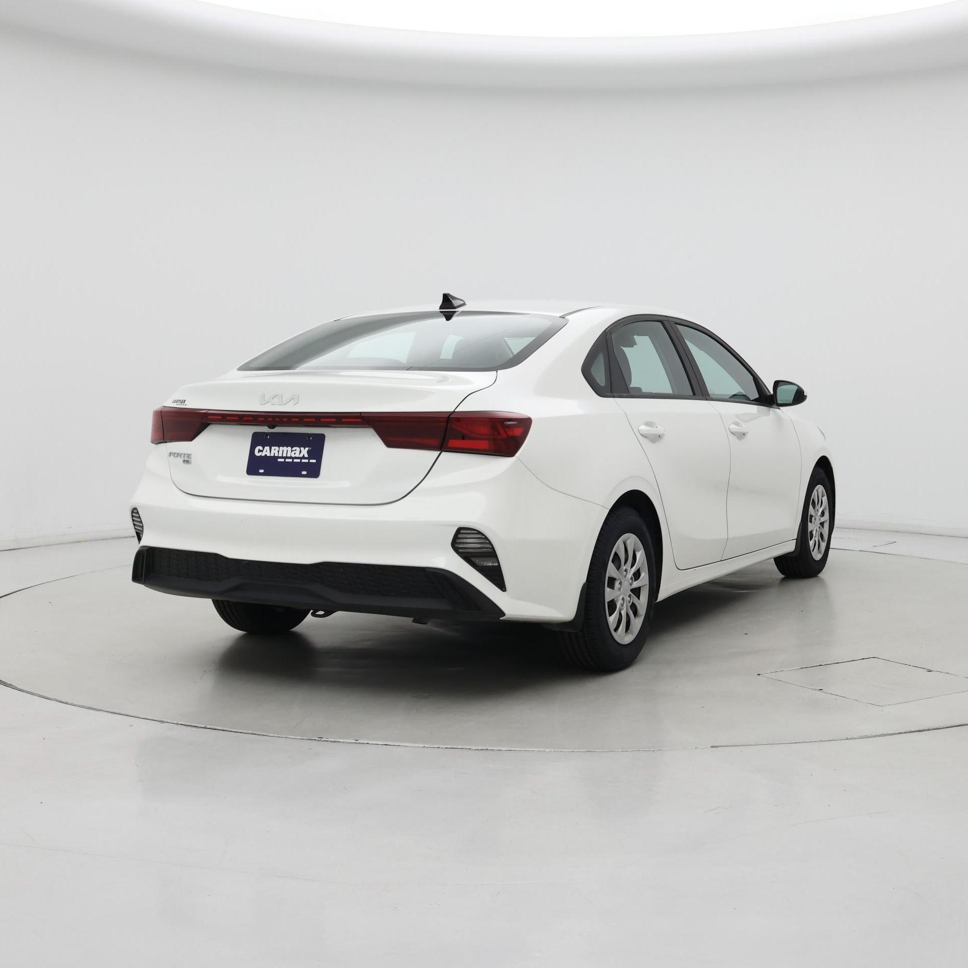 Thumbnail: 2023 Kia Forte - 8