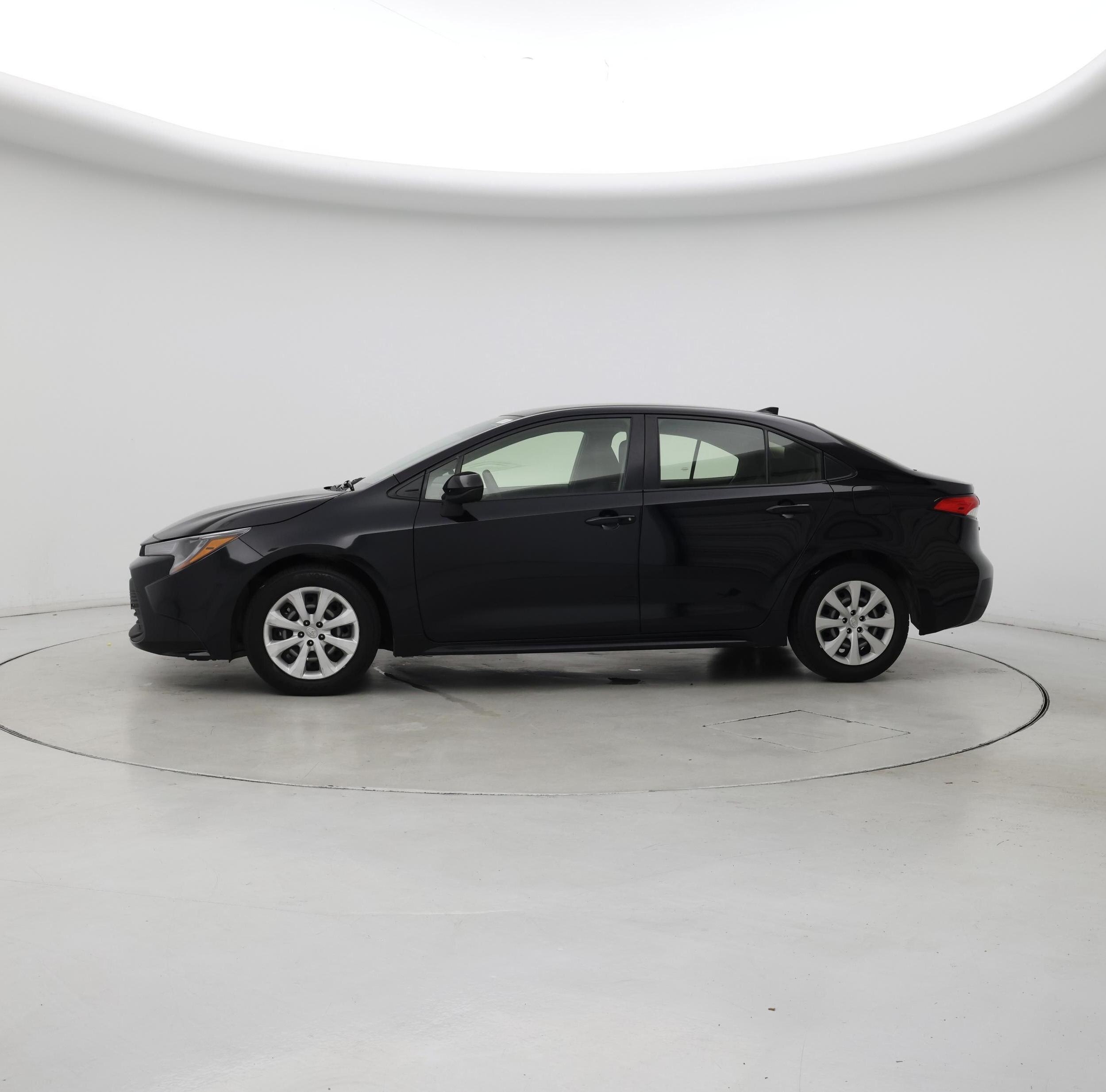 Thumbnail: 2023 Toyota Corolla - 3