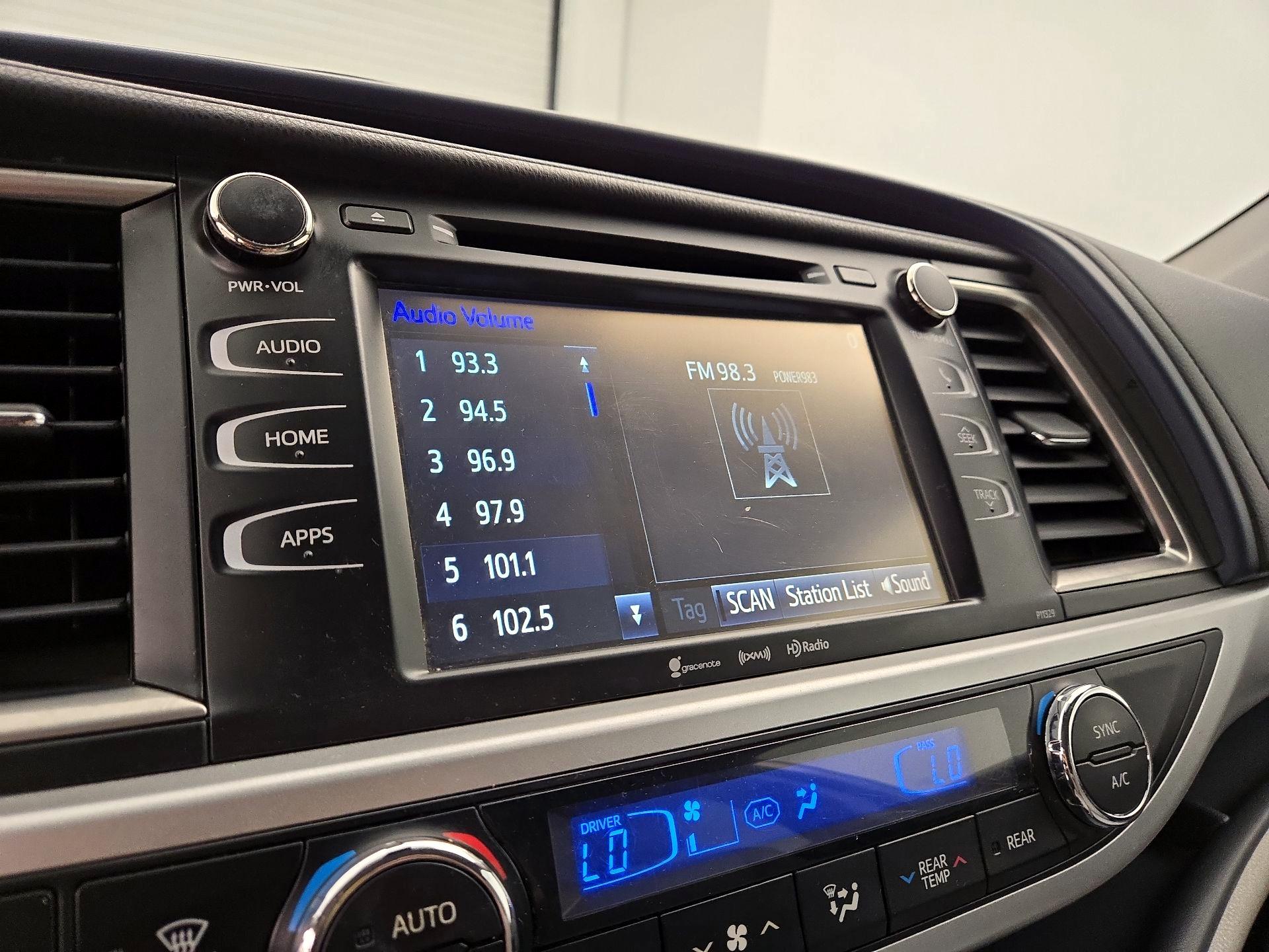 Thumbnail: 2018 Toyota Highlander - 15