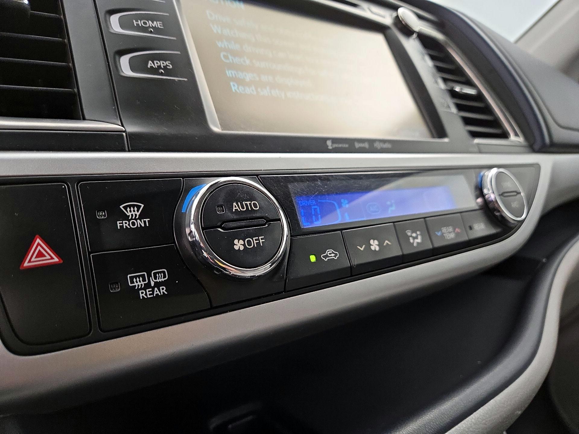 Thumbnail: 2018 Toyota Highlander - 16
