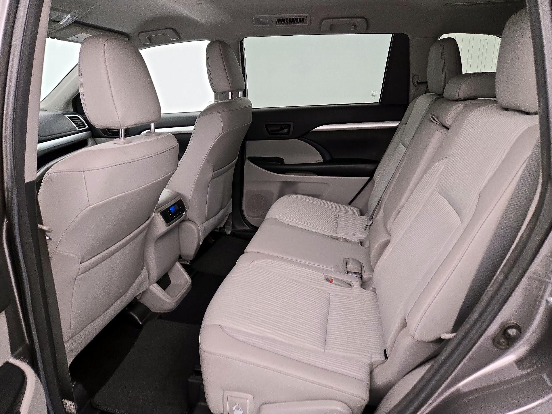 Thumbnail: 2018 Toyota Highlander - 19