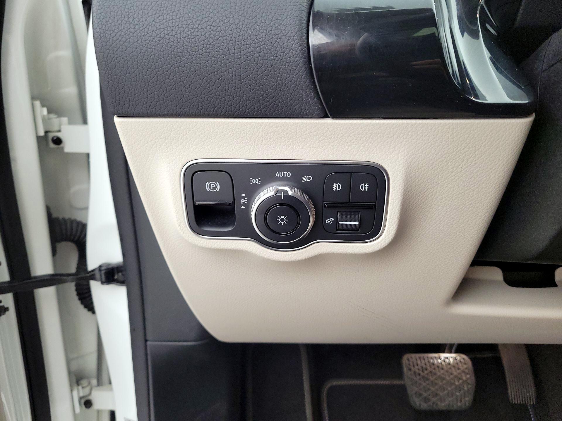 Thumbnail: 2022 Mercedes-Benz GLA - 13