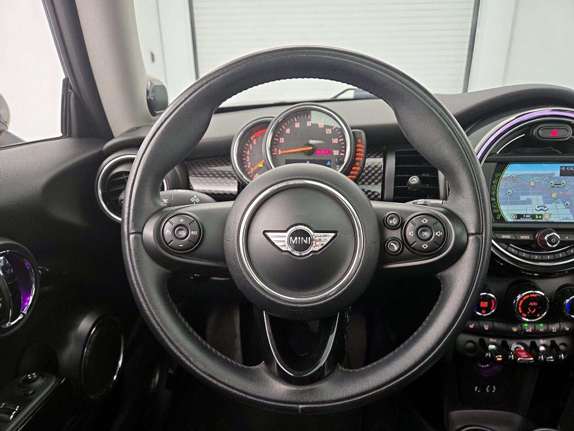 Thumbnail: 2015 MINI Cooper Hardtop - 10