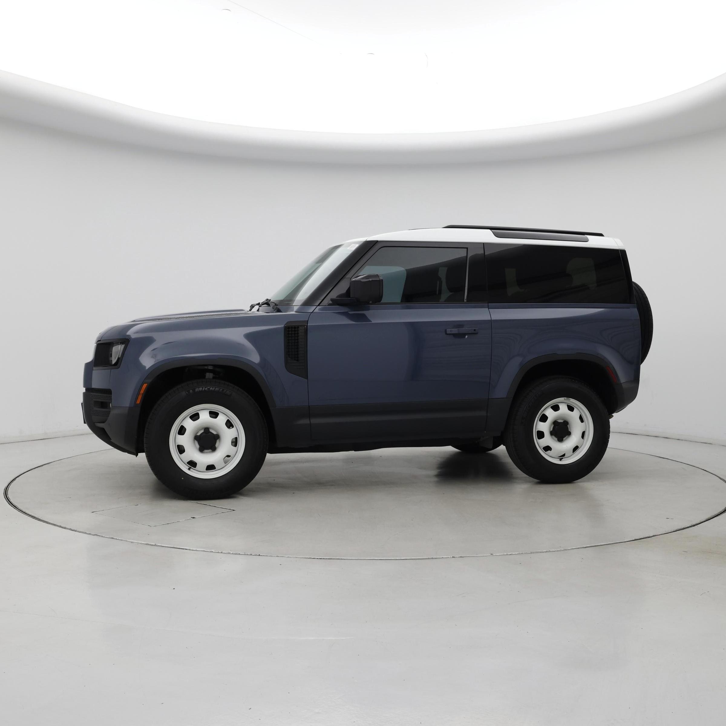 Thumbnail: 2022 Land Rover Defender - 3