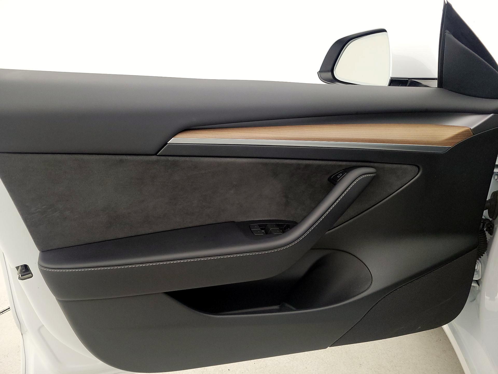 Thumbnail: 2023 Tesla Model 3 - 12