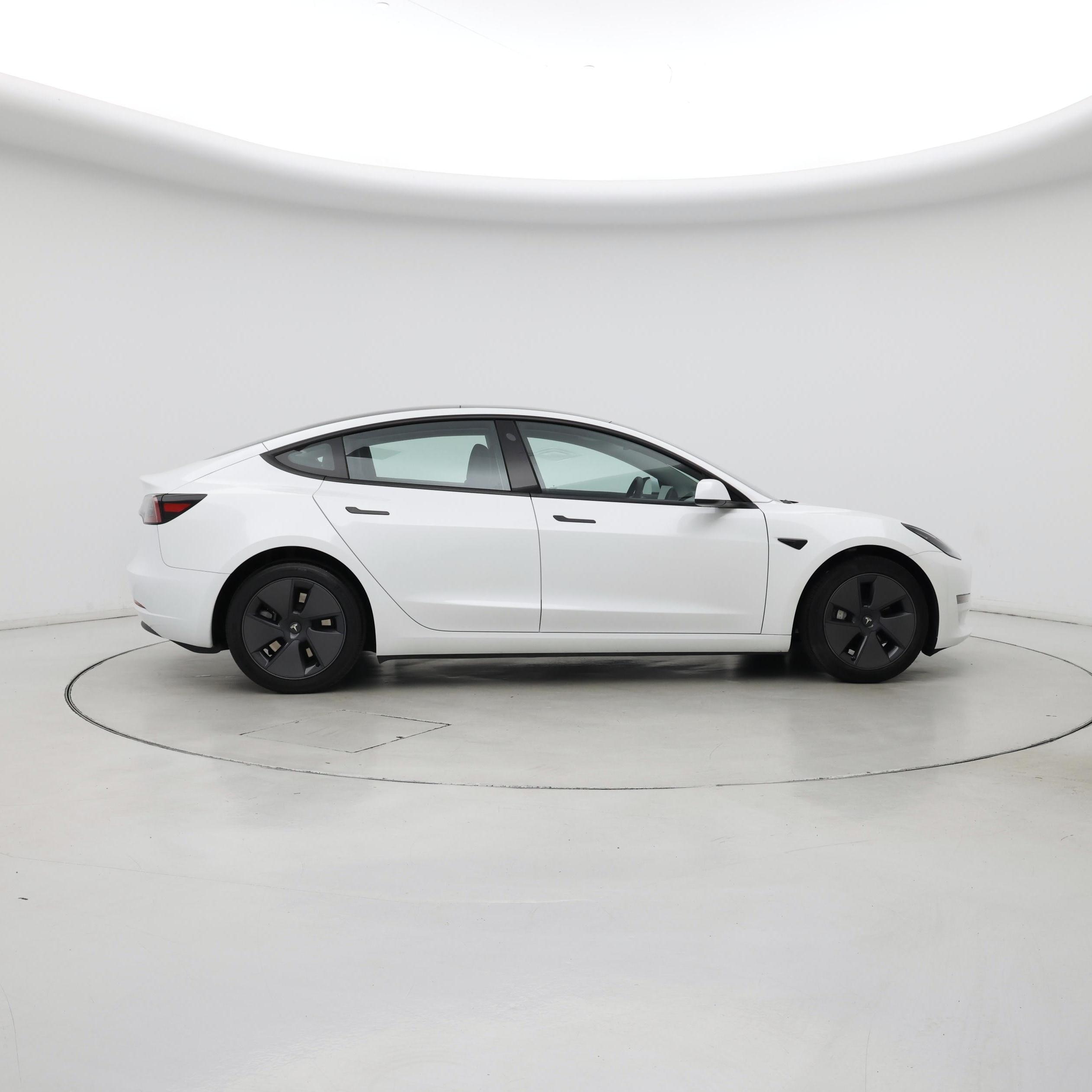 Thumbnail: 2023 Tesla Model 3 - 7