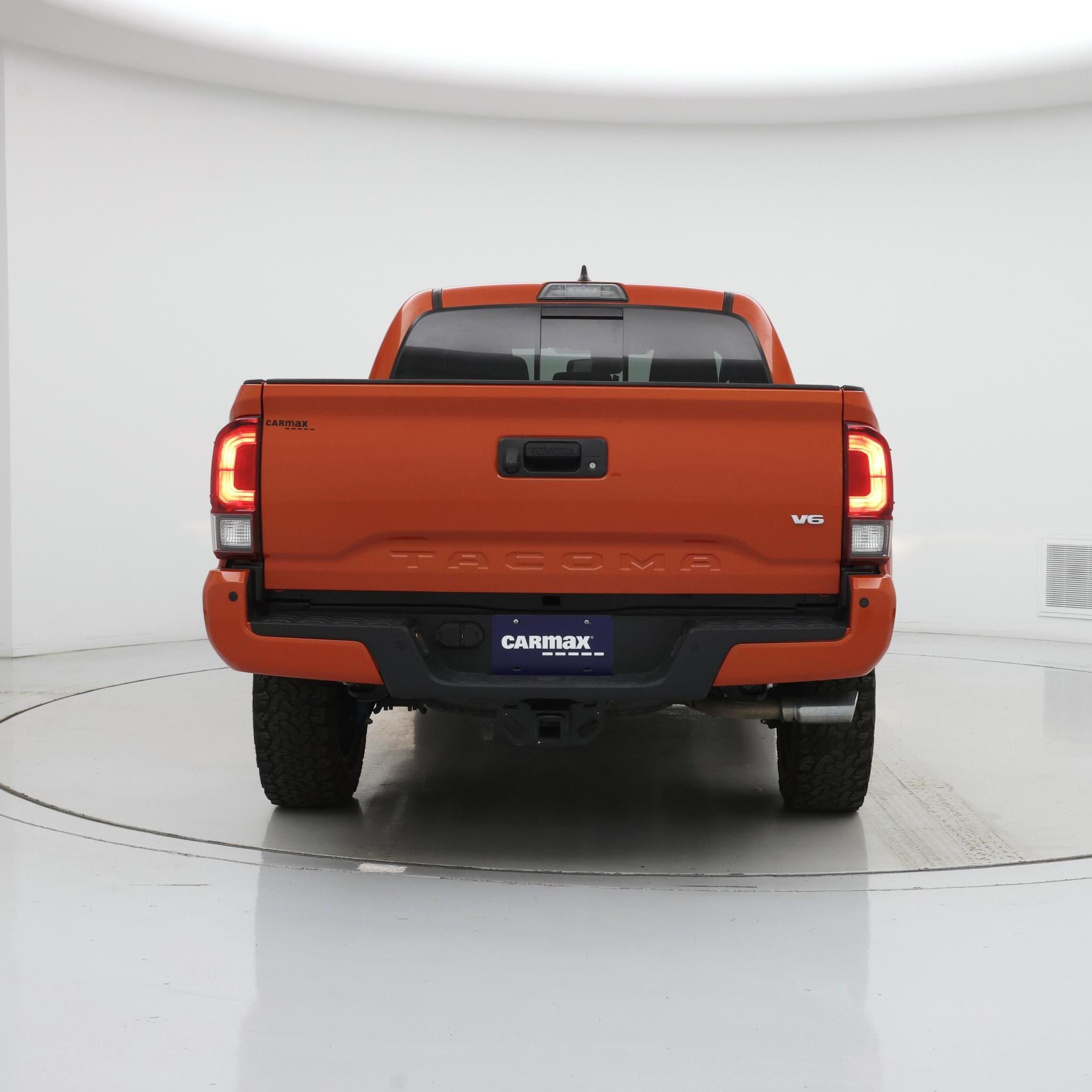 Thumbnail: 2018 Toyota Tacoma - 6