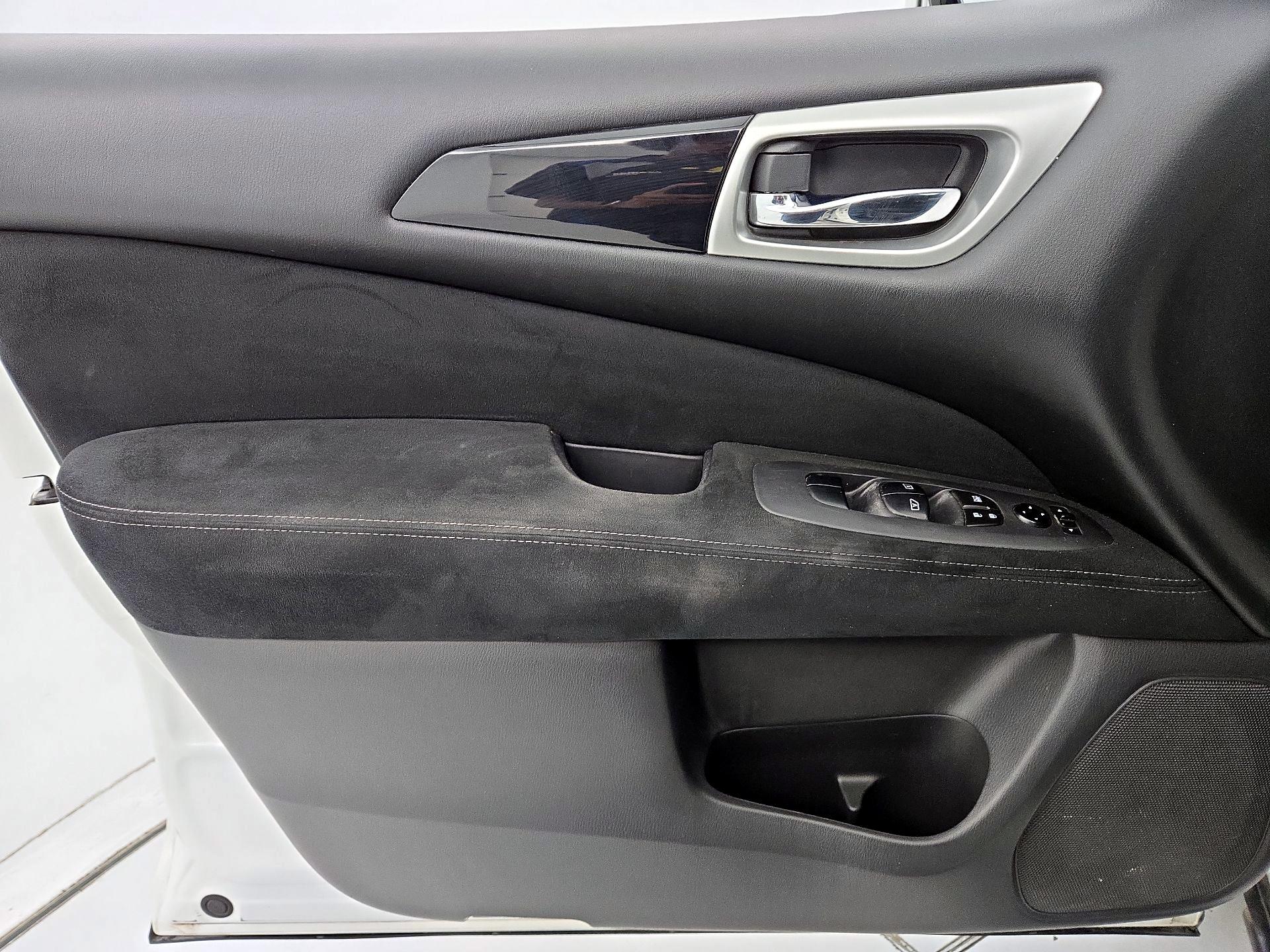 Thumbnail: 2016 Nissan Pathfinder - 12