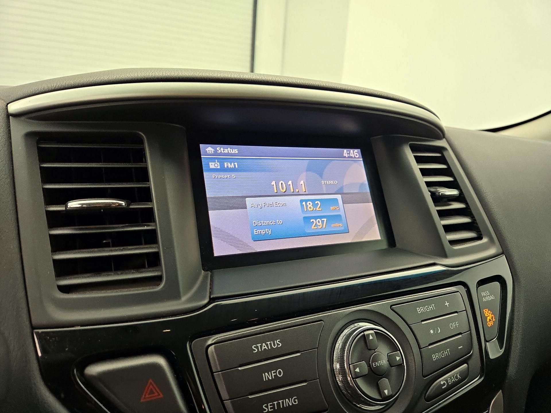 Thumbnail: 2016 Nissan Pathfinder - 15