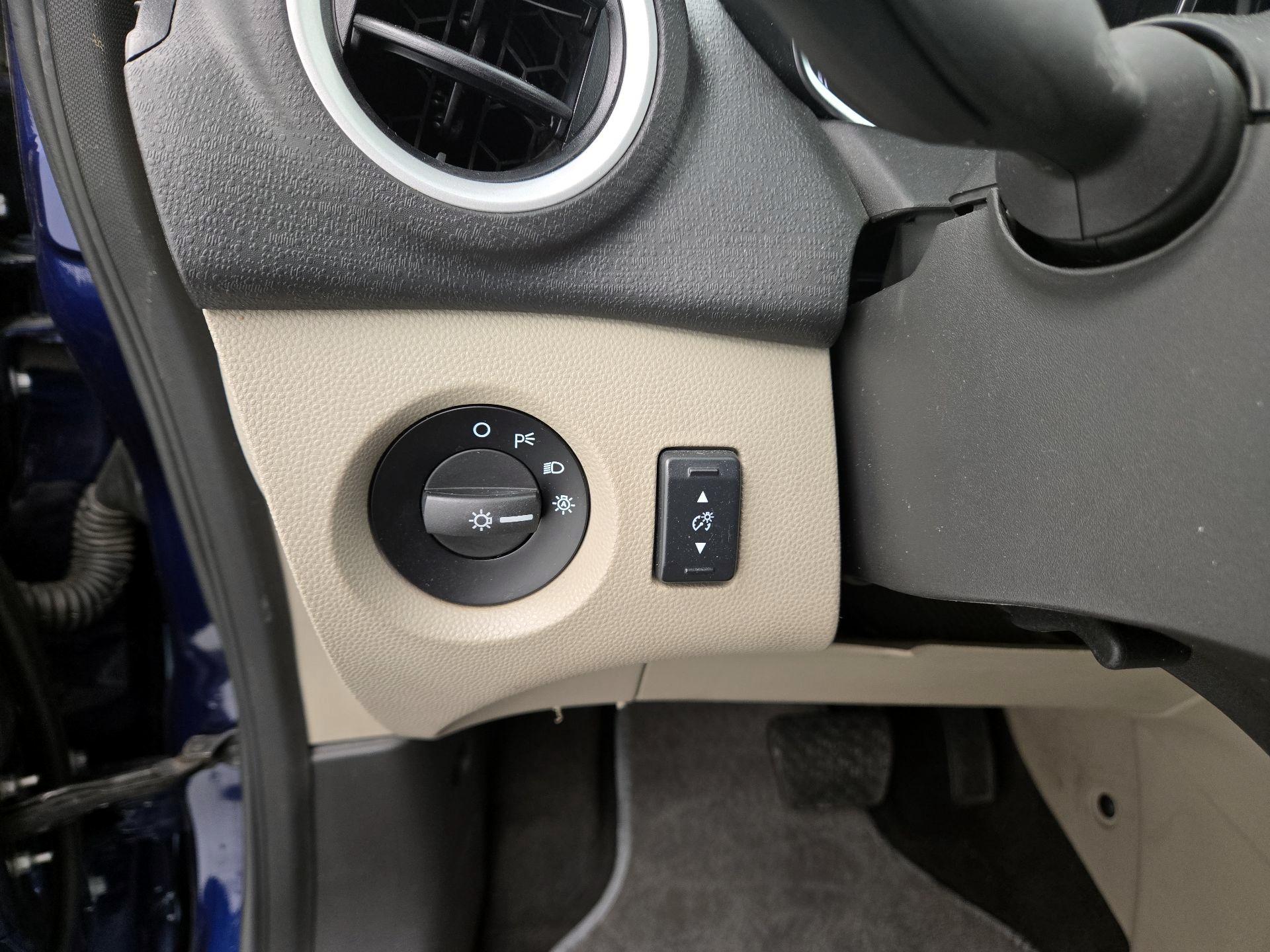 Thumbnail: 2016 Ford Fiesta - 13