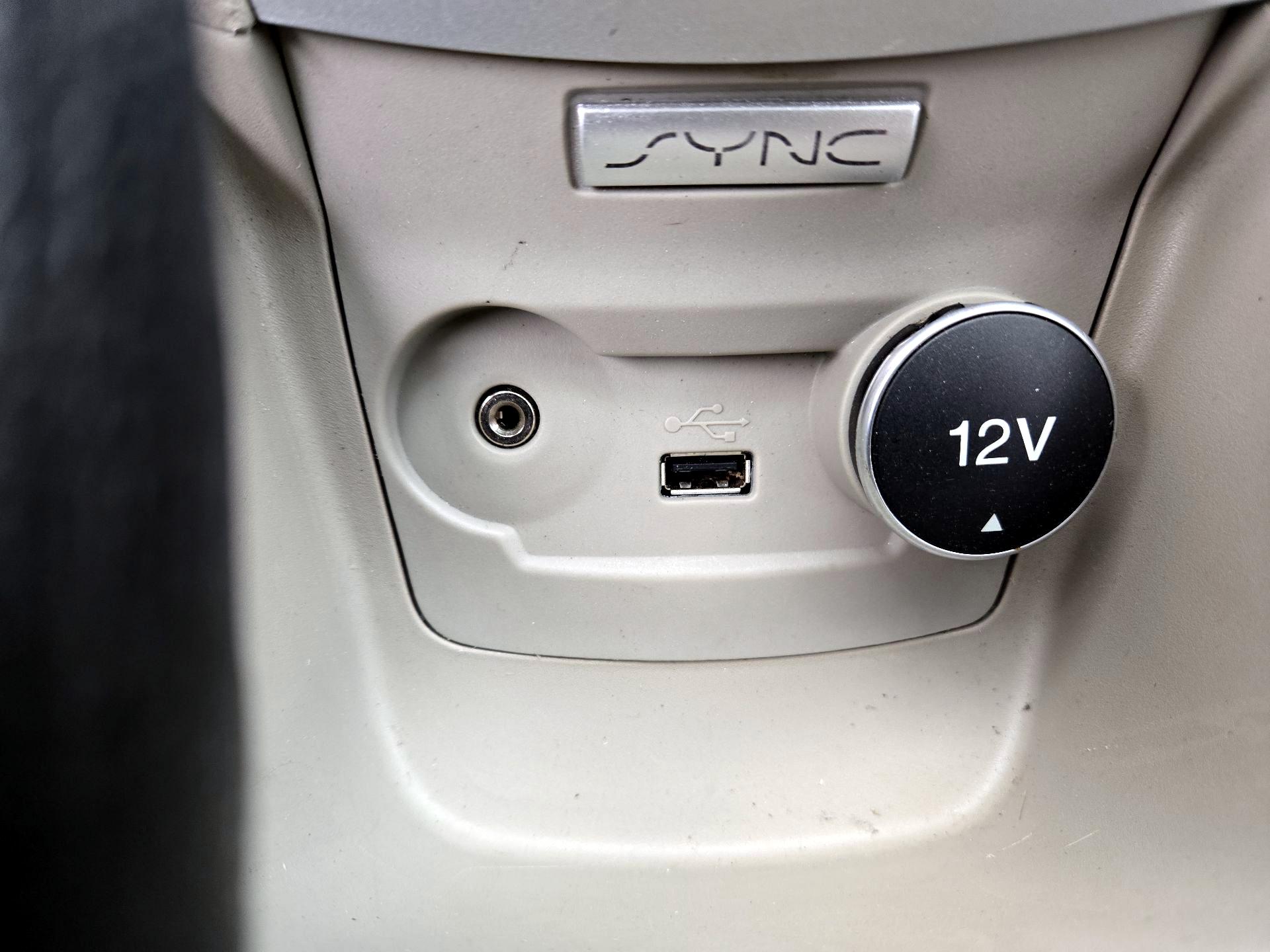 Thumbnail: 2016 Ford Fiesta - 17