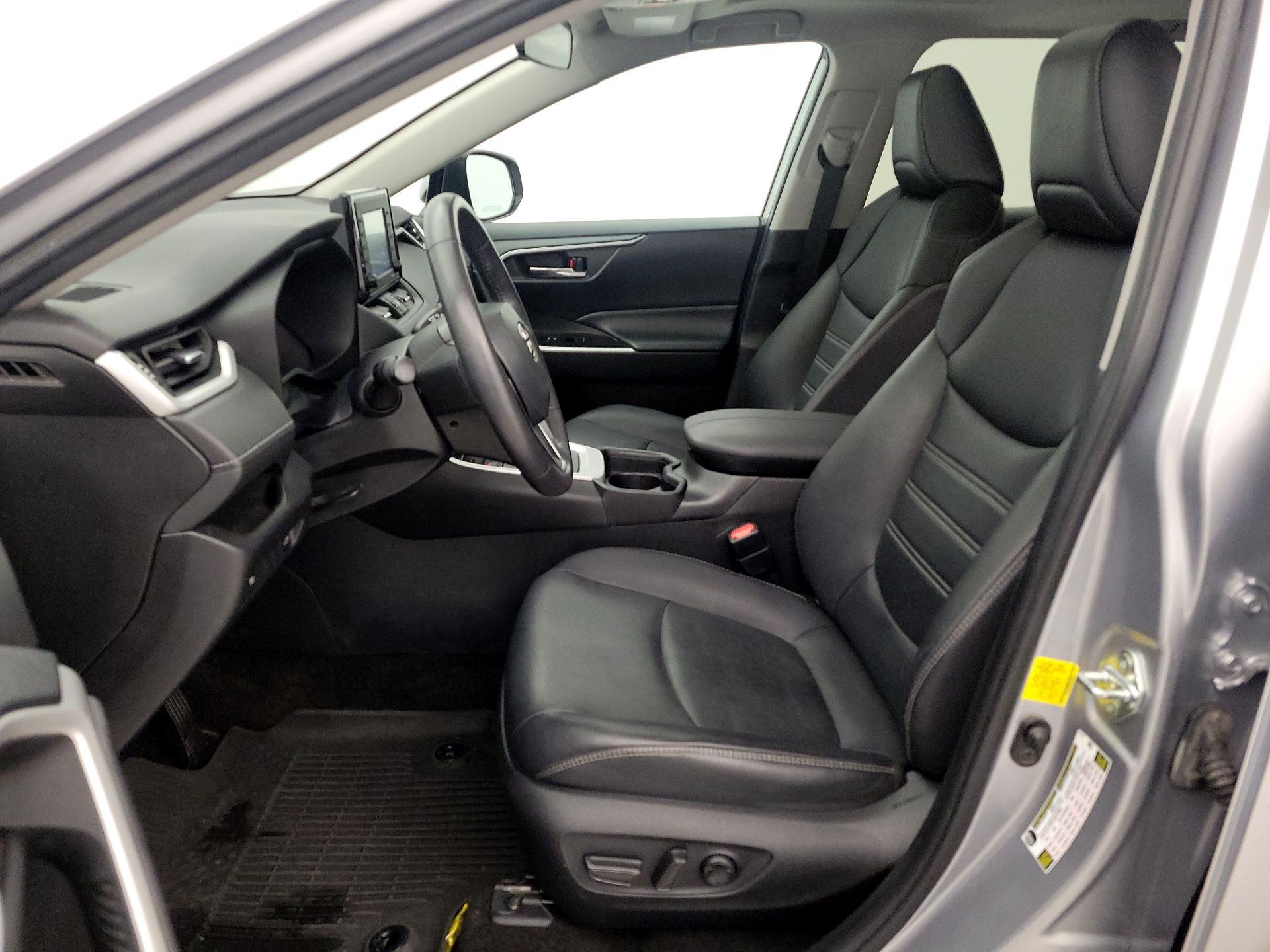 Thumbnail: 2021 Toyota RAV4 - 11