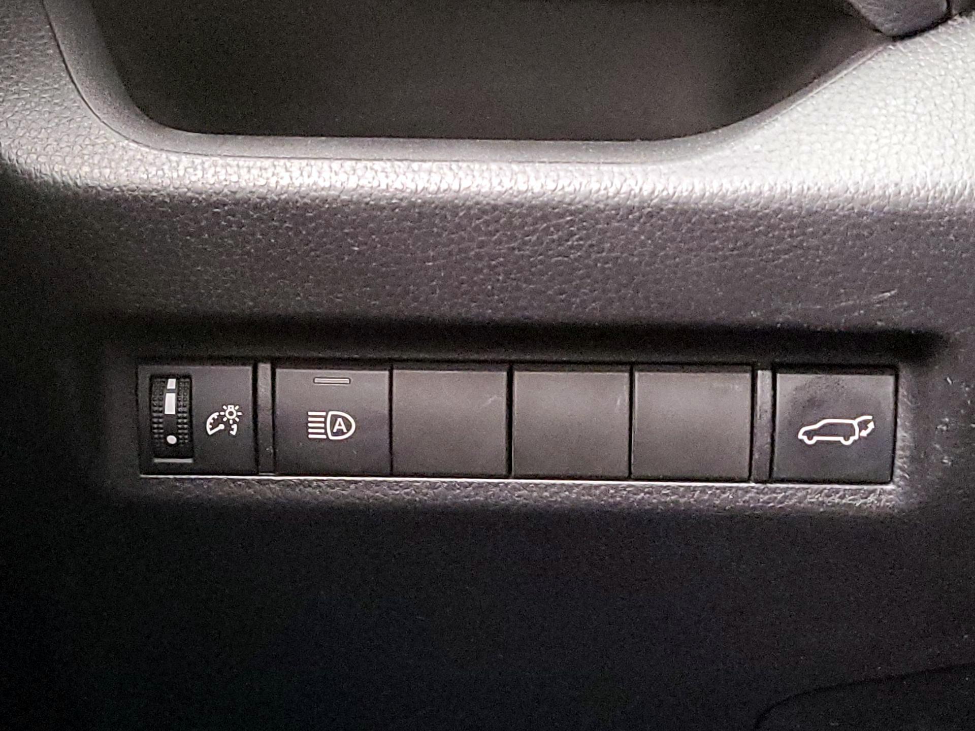 Thumbnail: 2021 Toyota RAV4 - 13