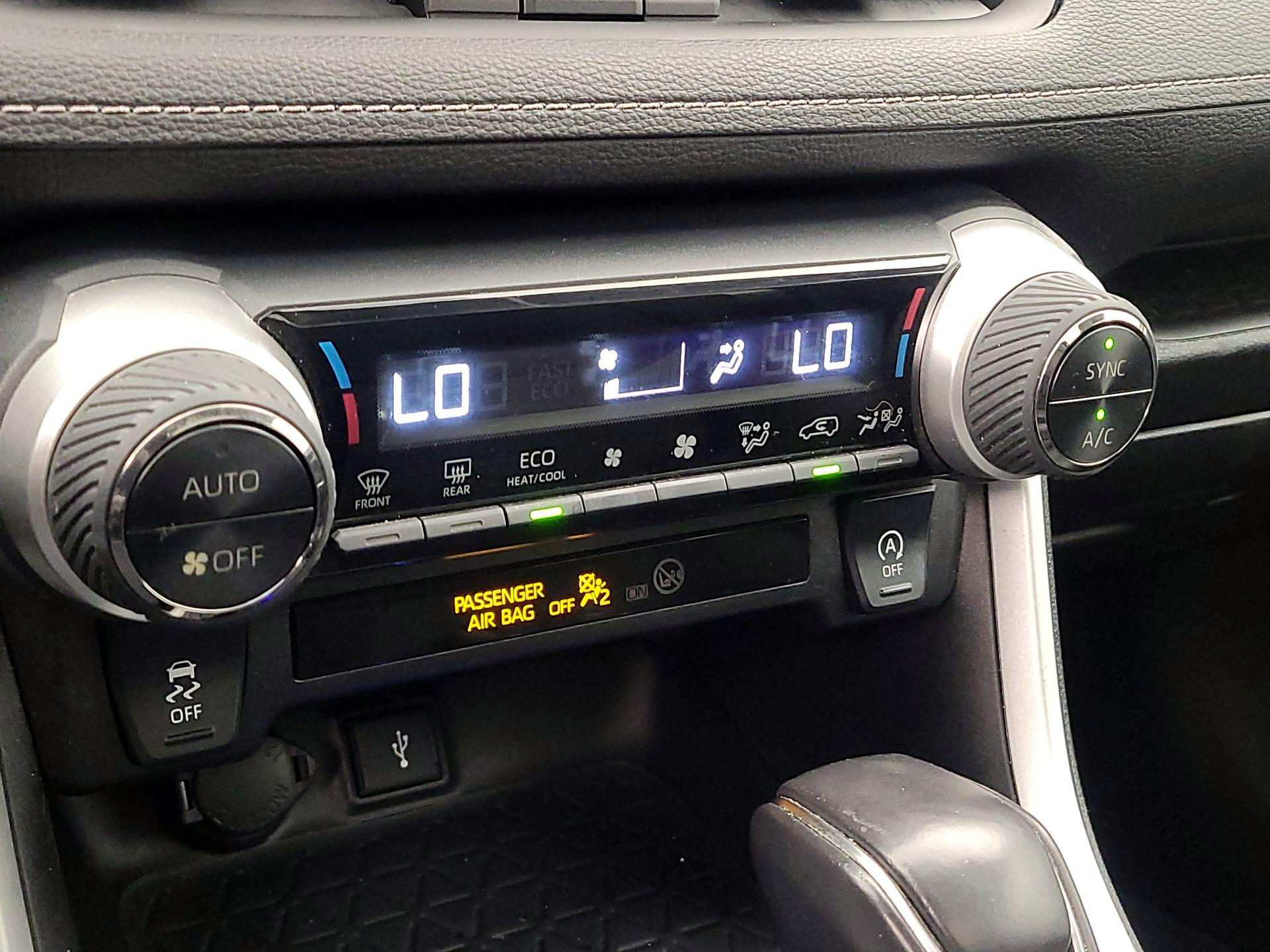 Thumbnail: 2021 Toyota RAV4 - 16