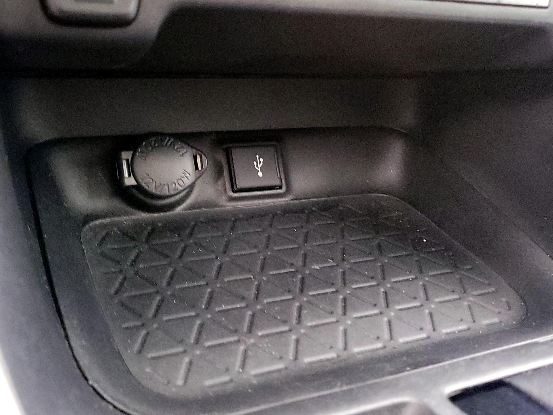 Thumbnail: 2021 Toyota RAV4 - 18