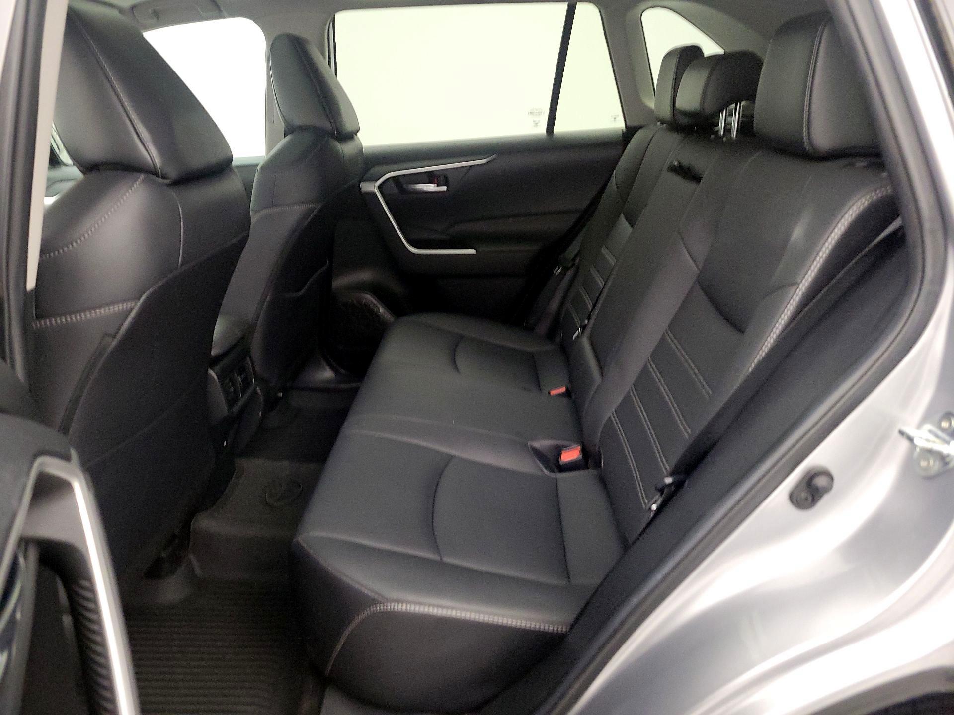 Thumbnail: 2021 Toyota RAV4 - 20