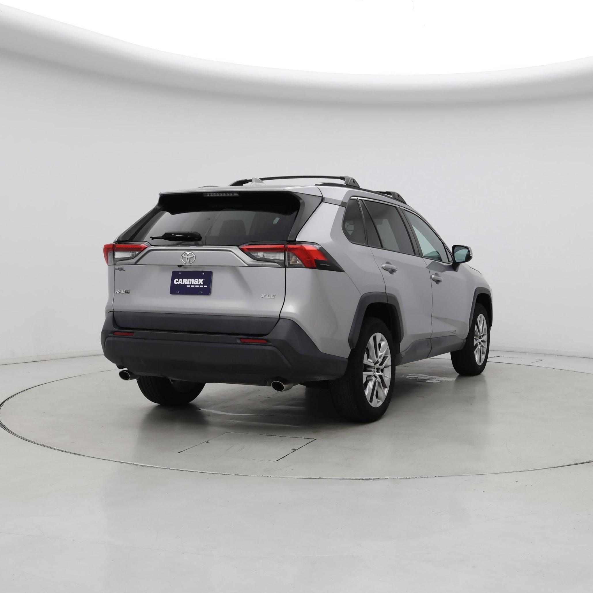 Thumbnail: 2021 Toyota RAV4 - 8