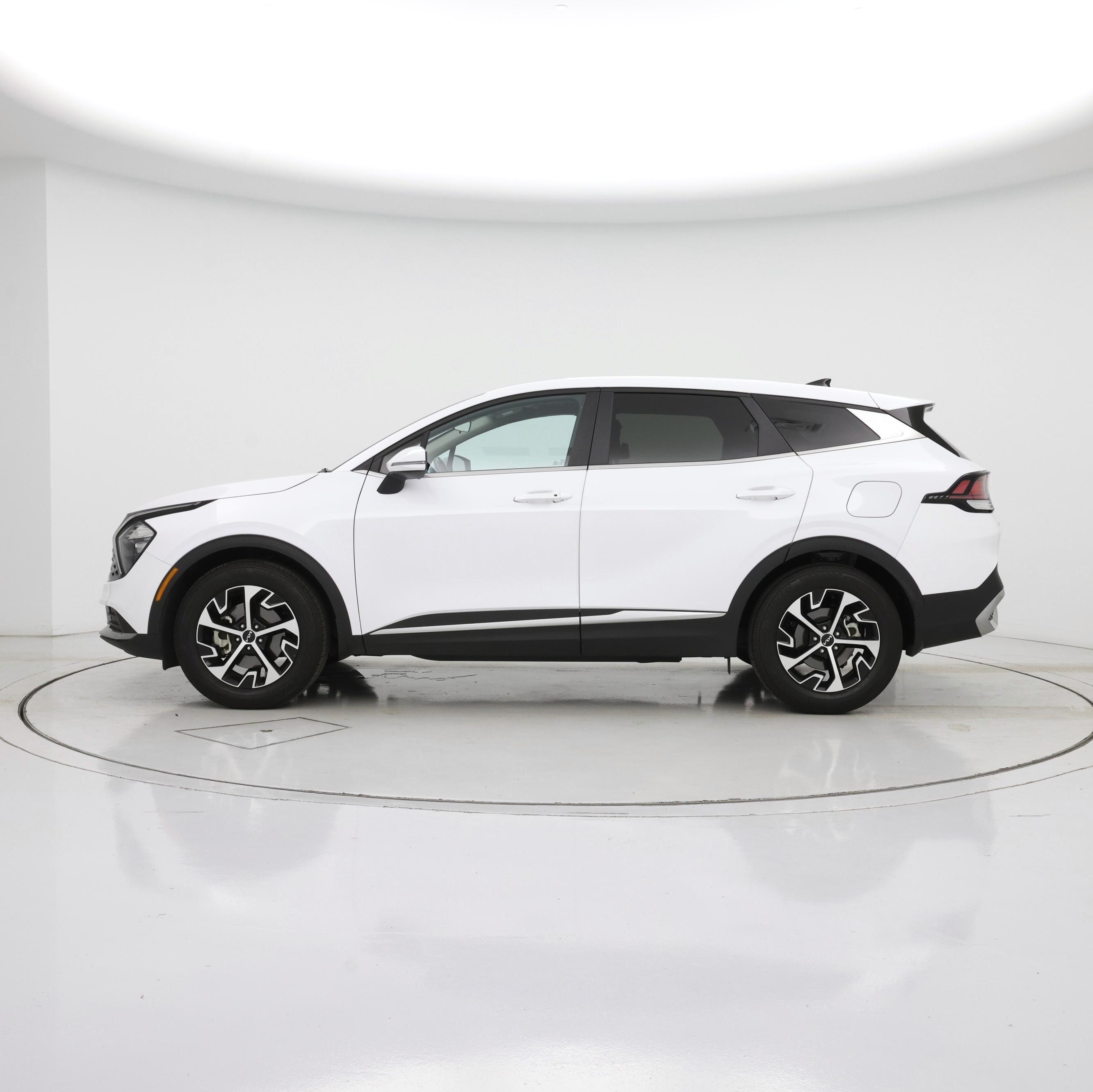Thumbnail: 2023 Kia Sportage - 3