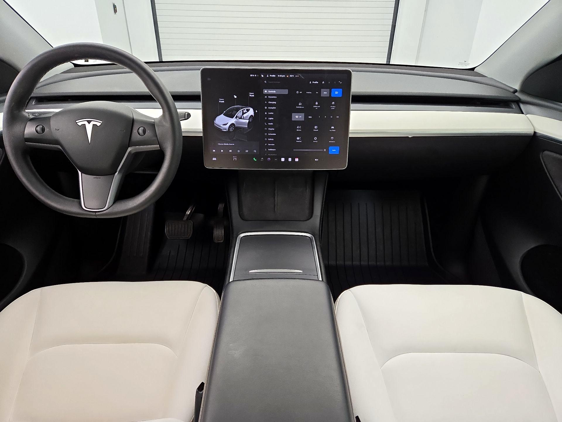 Thumbnail: 2023 Tesla Model Y - 9