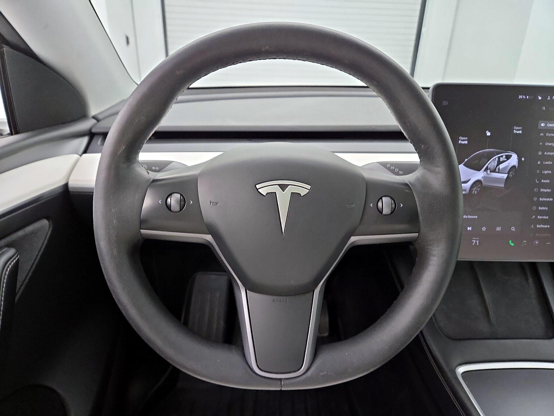 Thumbnail: 2023 Tesla Model Y - 10