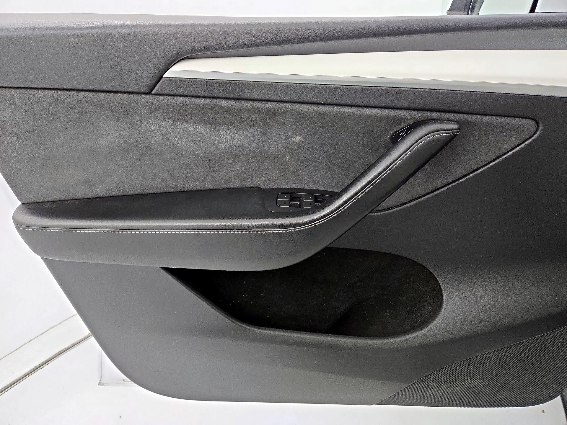 Thumbnail: 2023 Tesla Model Y - 12