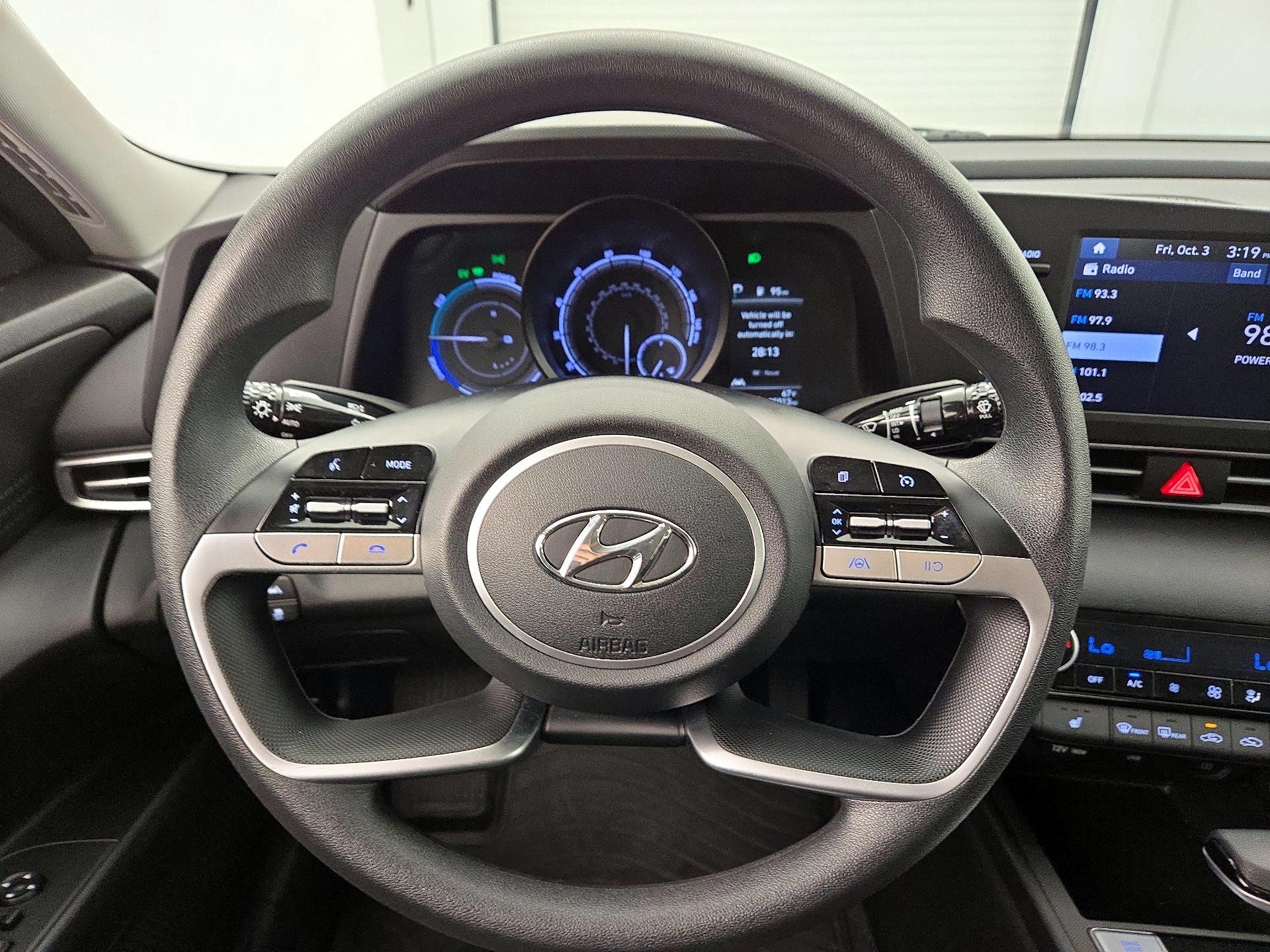 Thumbnail: 2022 Hyundai Elantra - 10