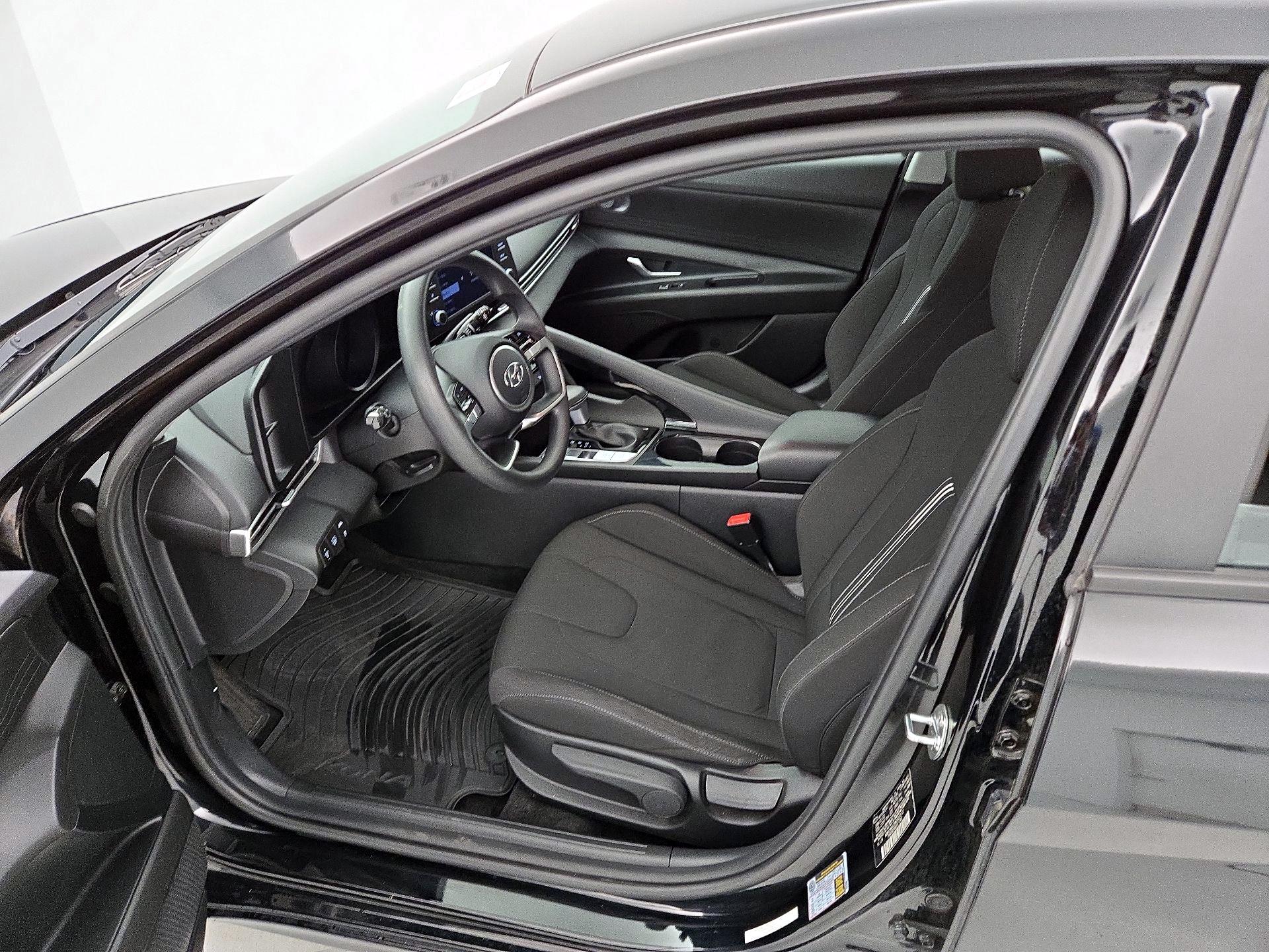 Thumbnail: 2022 Hyundai Elantra - 11