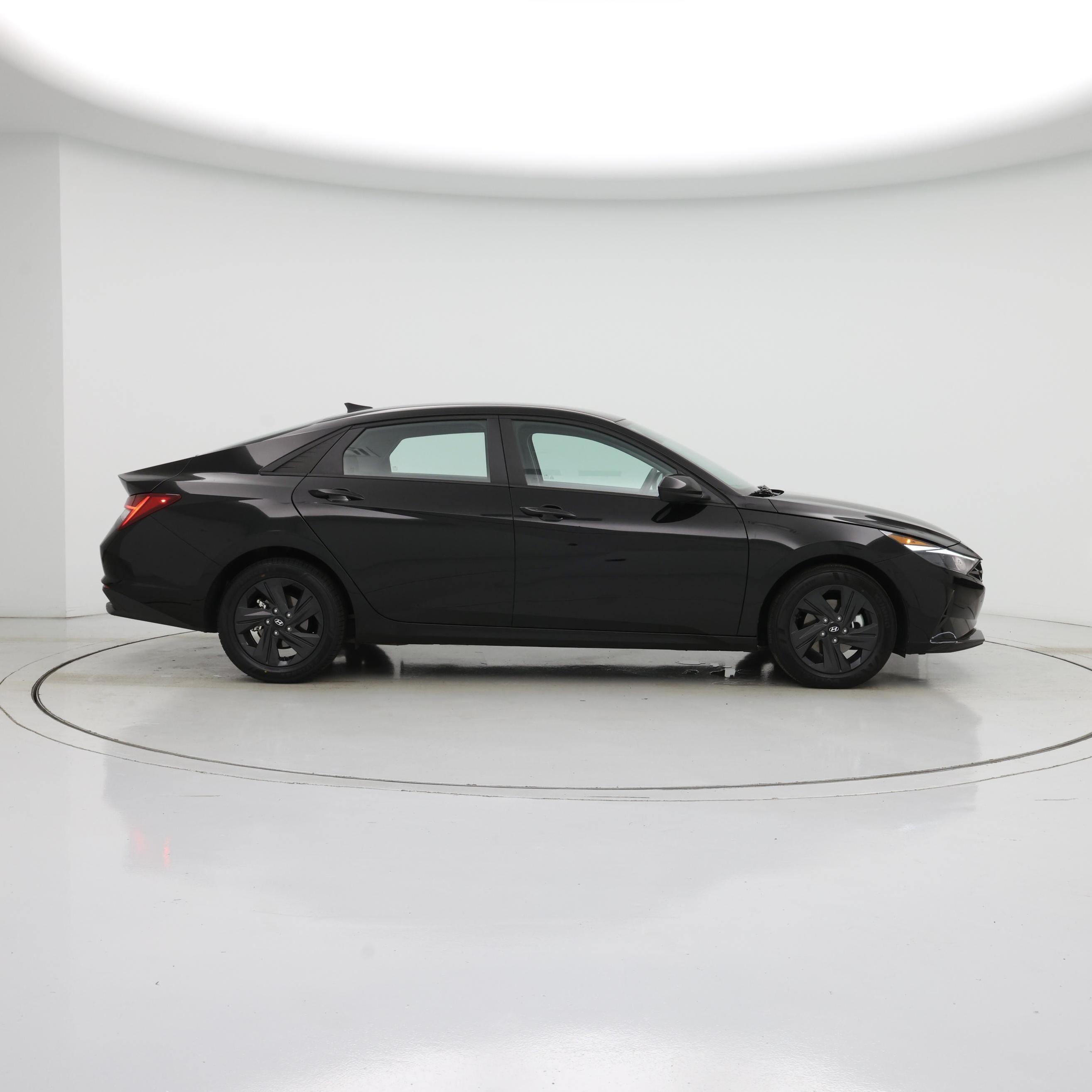 Thumbnail: 2022 Hyundai Elantra - 7