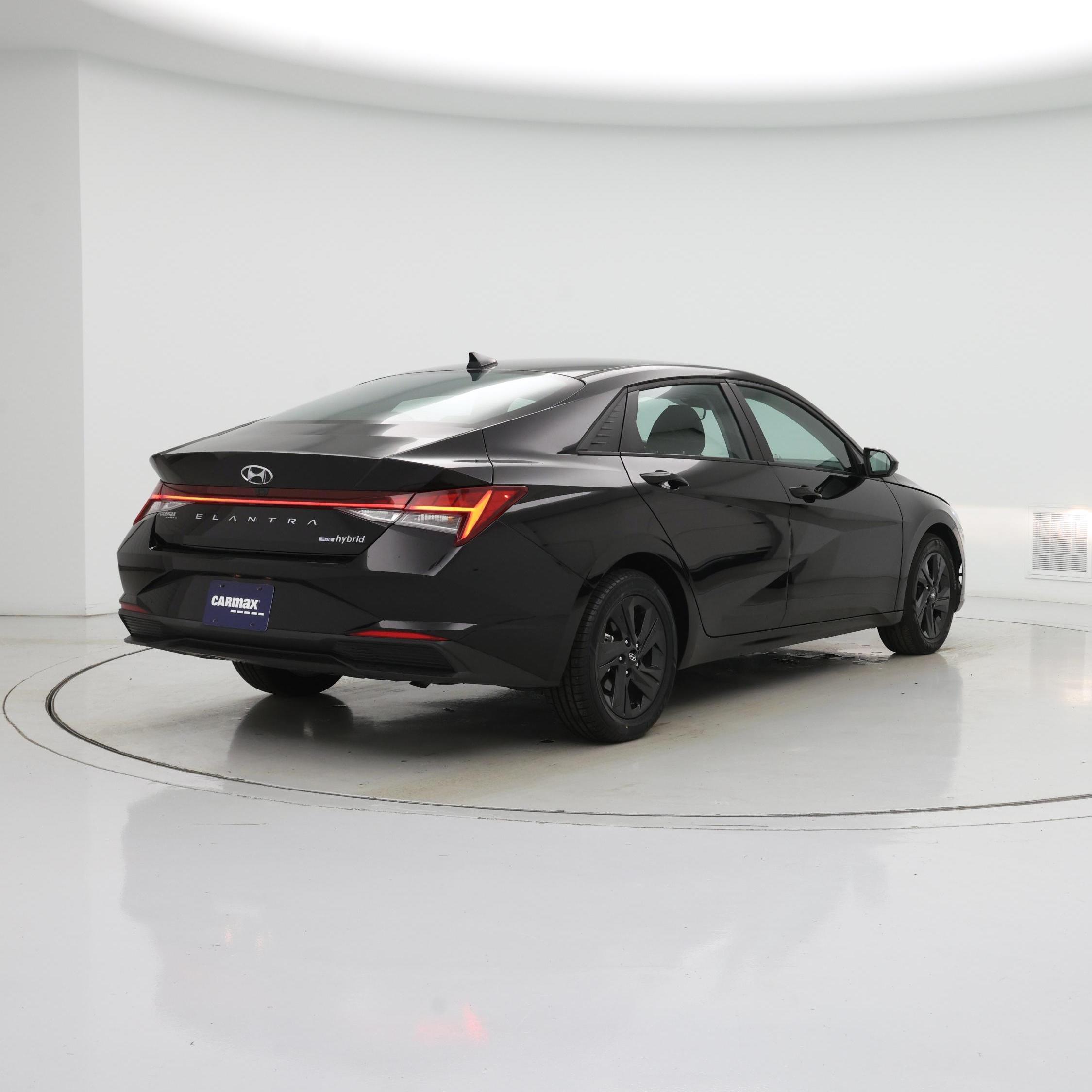 Thumbnail: 2022 Hyundai Elantra - 8