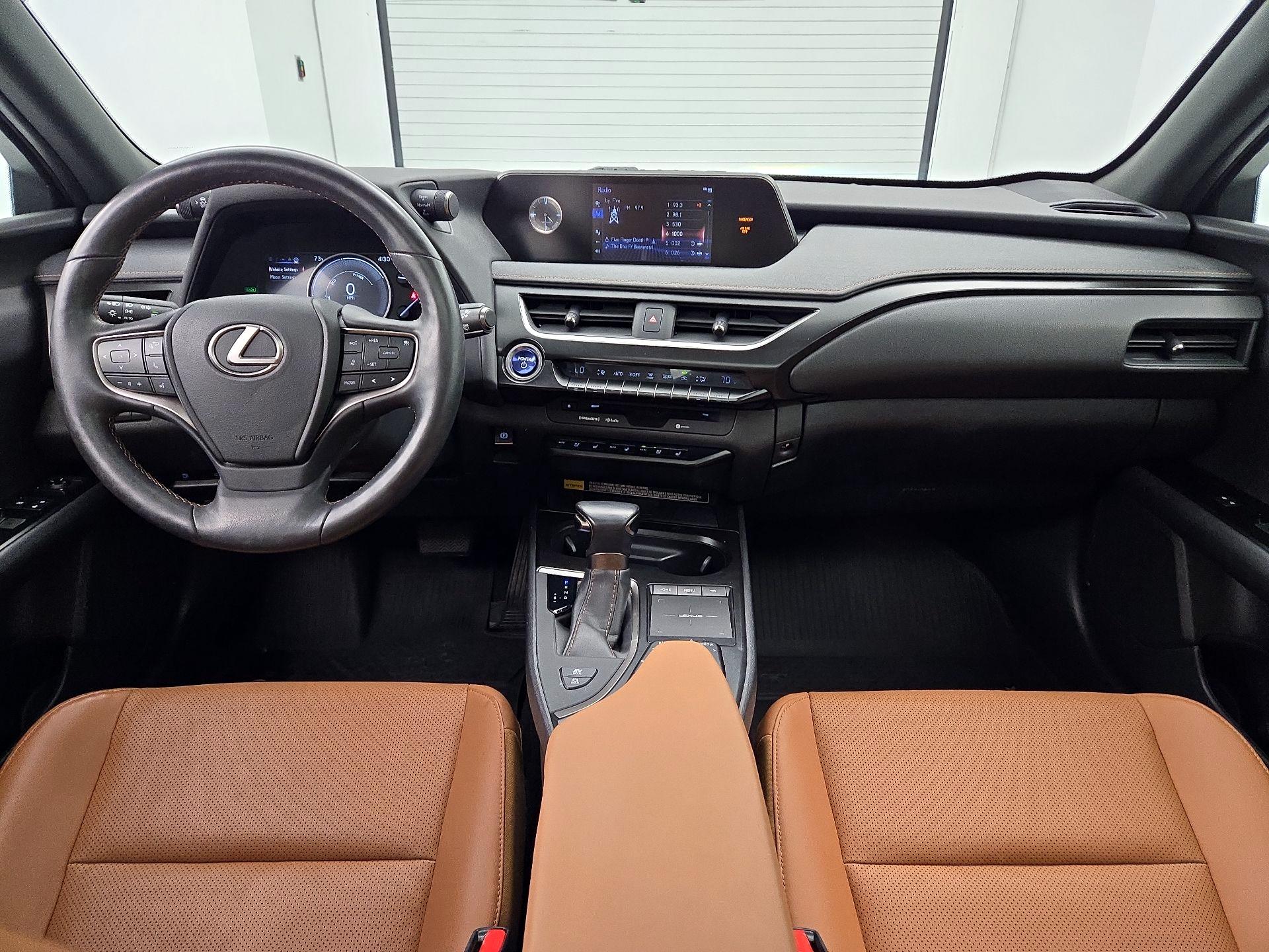 Thumbnail: 2020 Lexus UX - 9