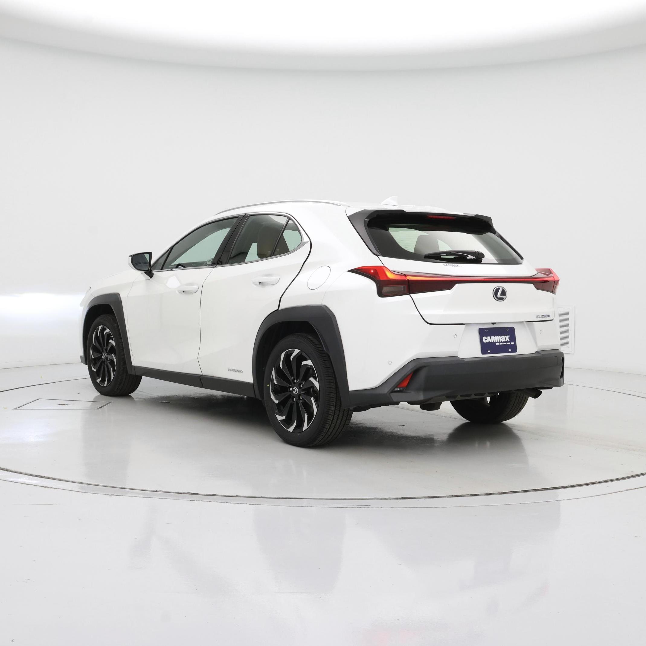 Thumbnail: 2020 Lexus UX - 2