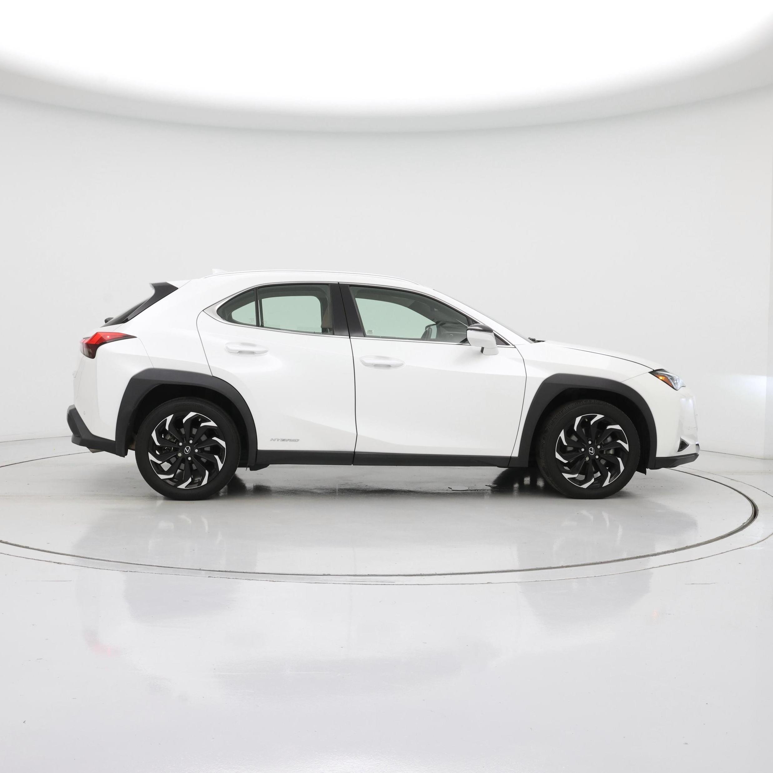 Thumbnail: 2020 Lexus UX - 7