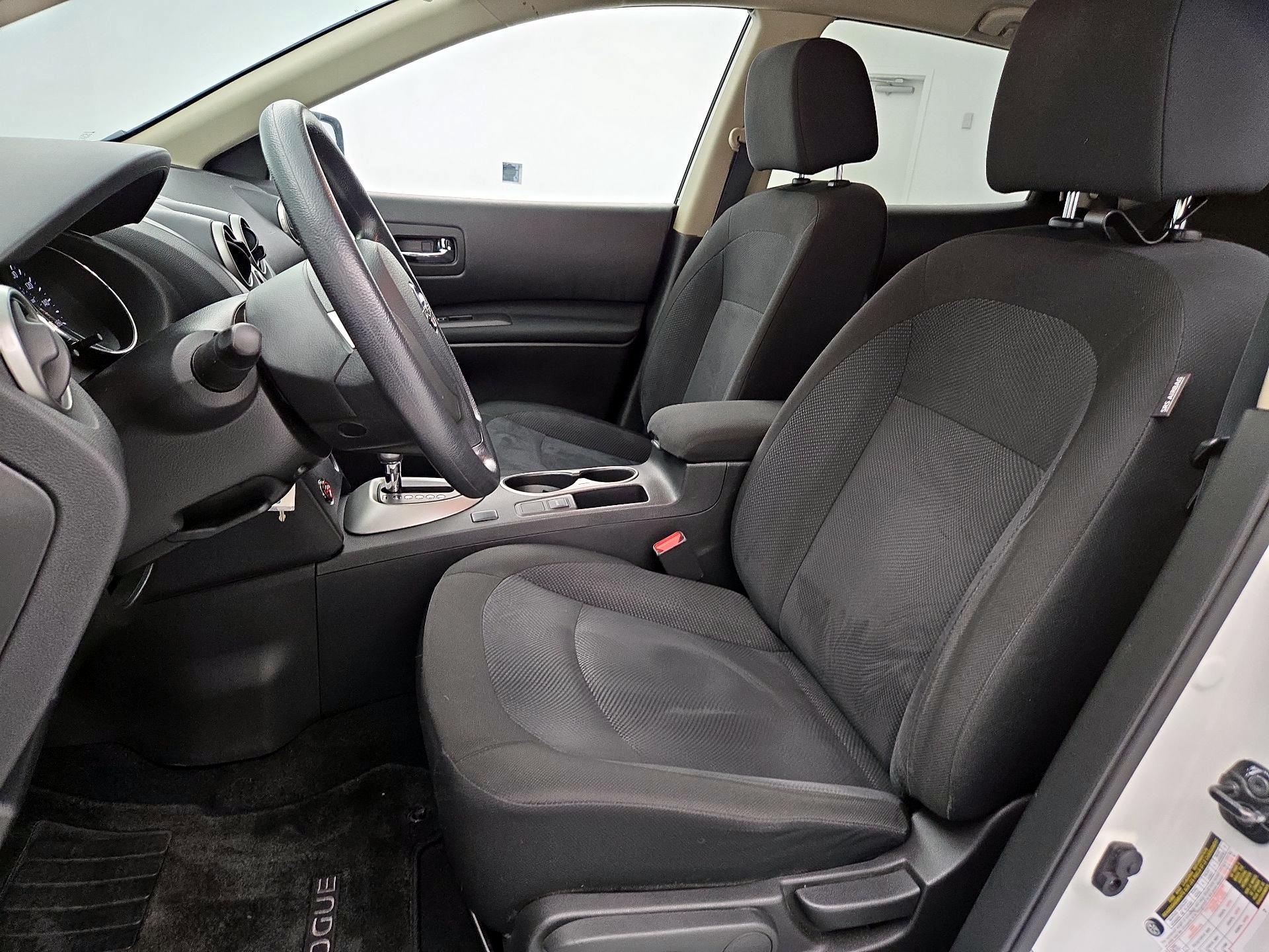 Thumbnail: 2015 Nissan Rogue - 11