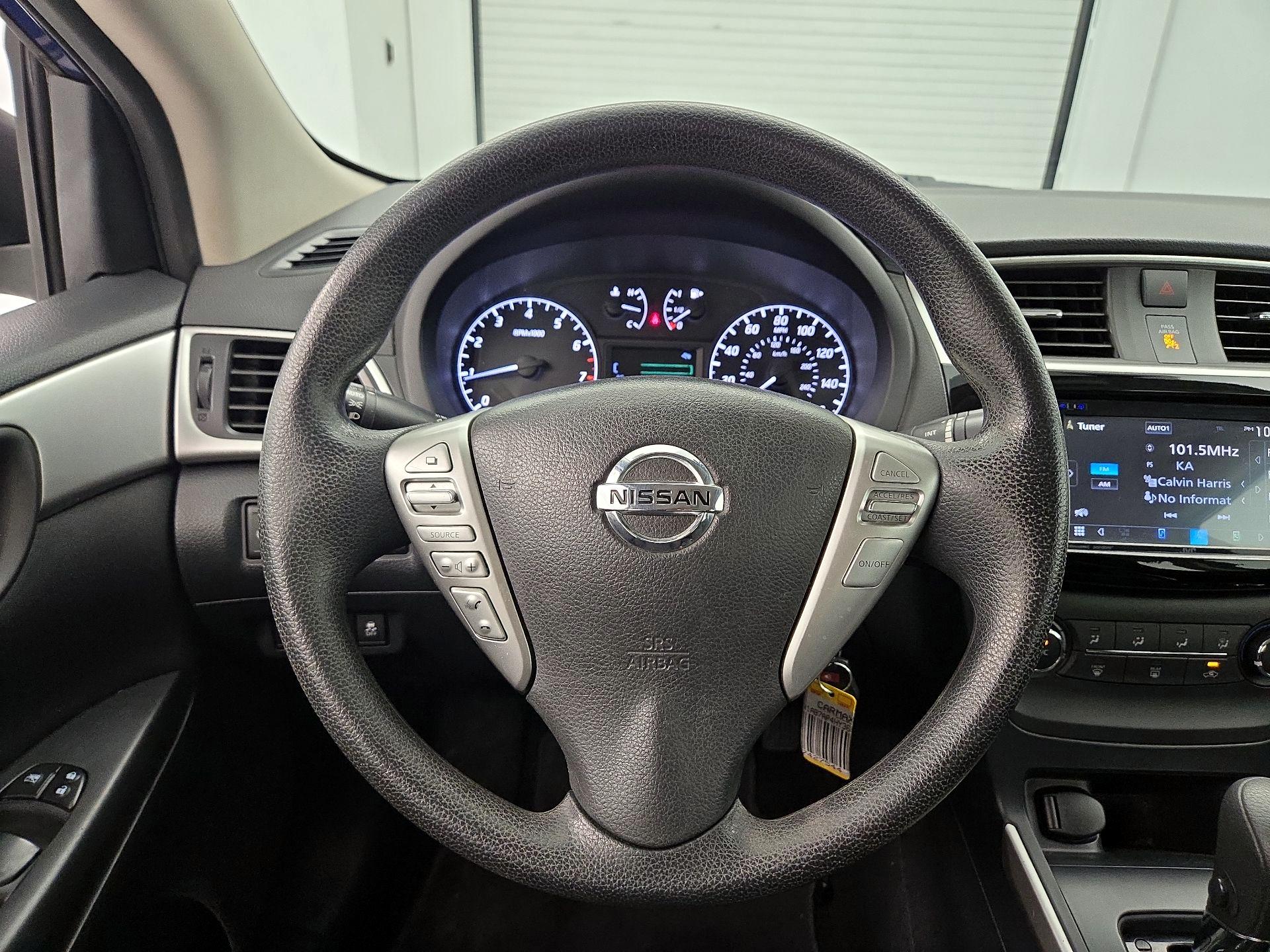 Thumbnail: 2017 Nissan Sentra - 10