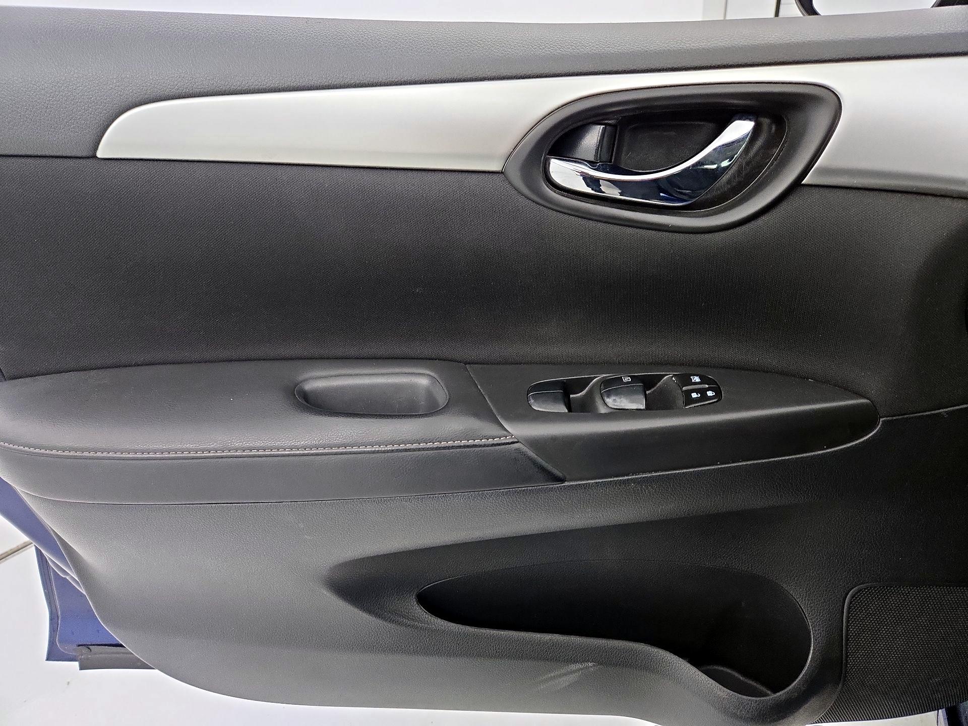 Thumbnail: 2017 Nissan Sentra - 12