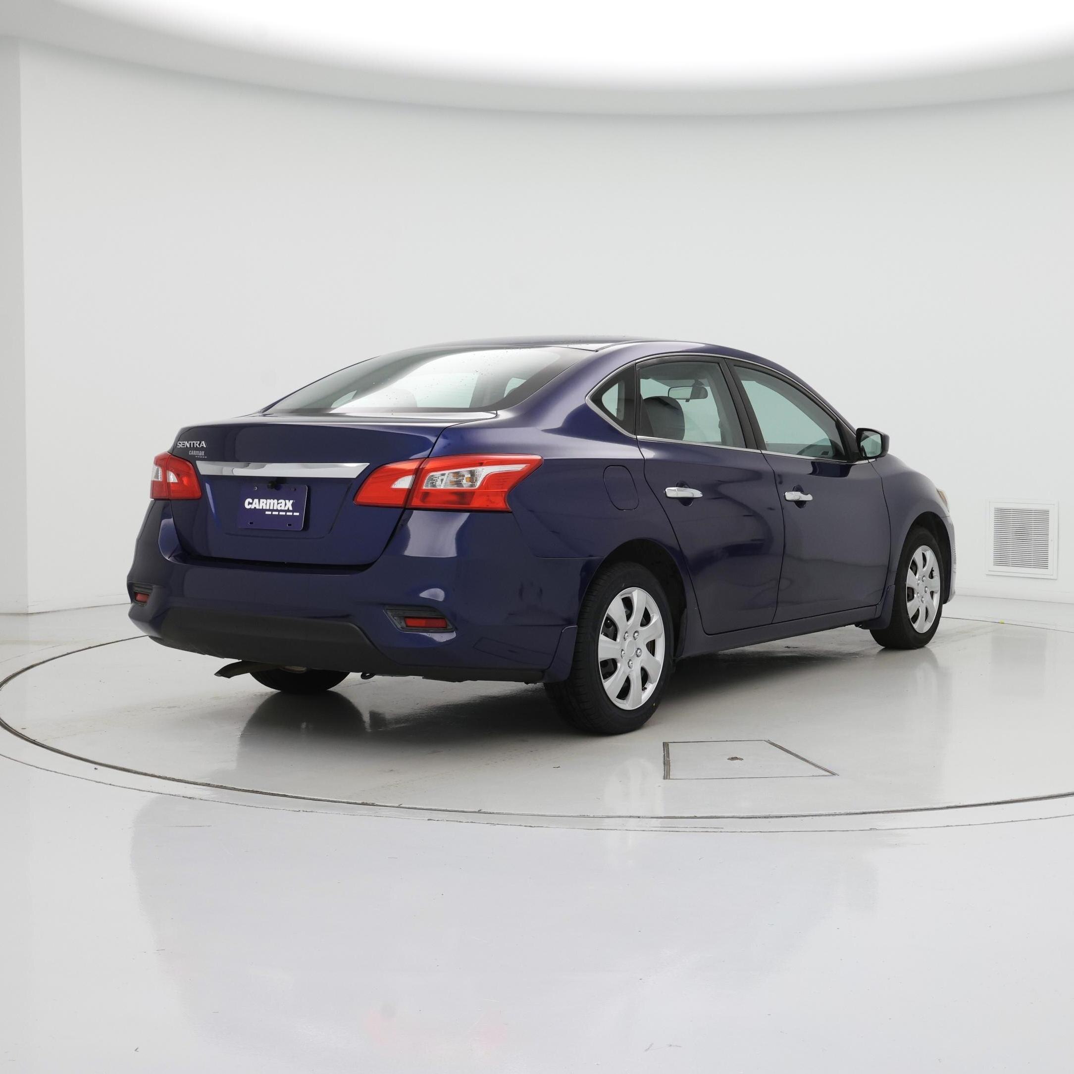 Thumbnail: 2017 Nissan Sentra - 8