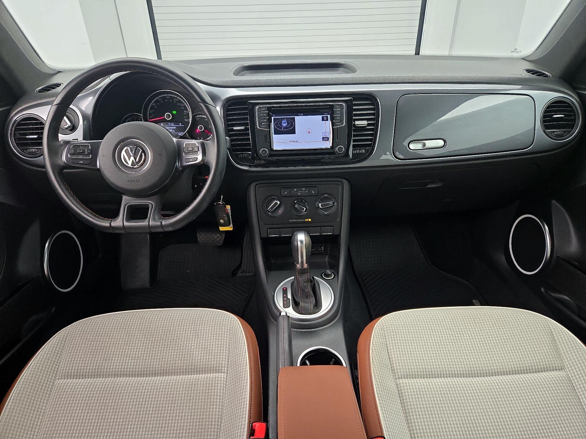 Thumbnail: 2016 Volkswagen Beetle - 9