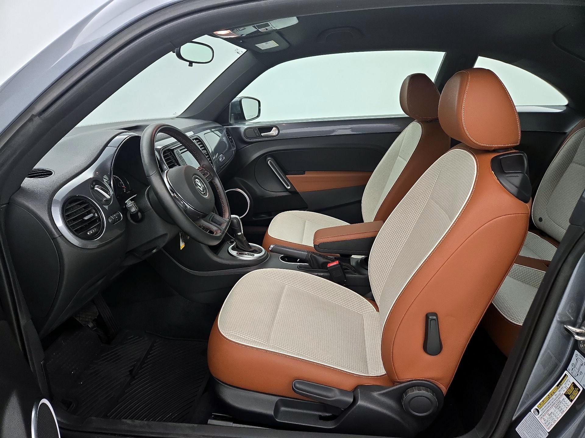 Thumbnail: 2016 Volkswagen Beetle - 11