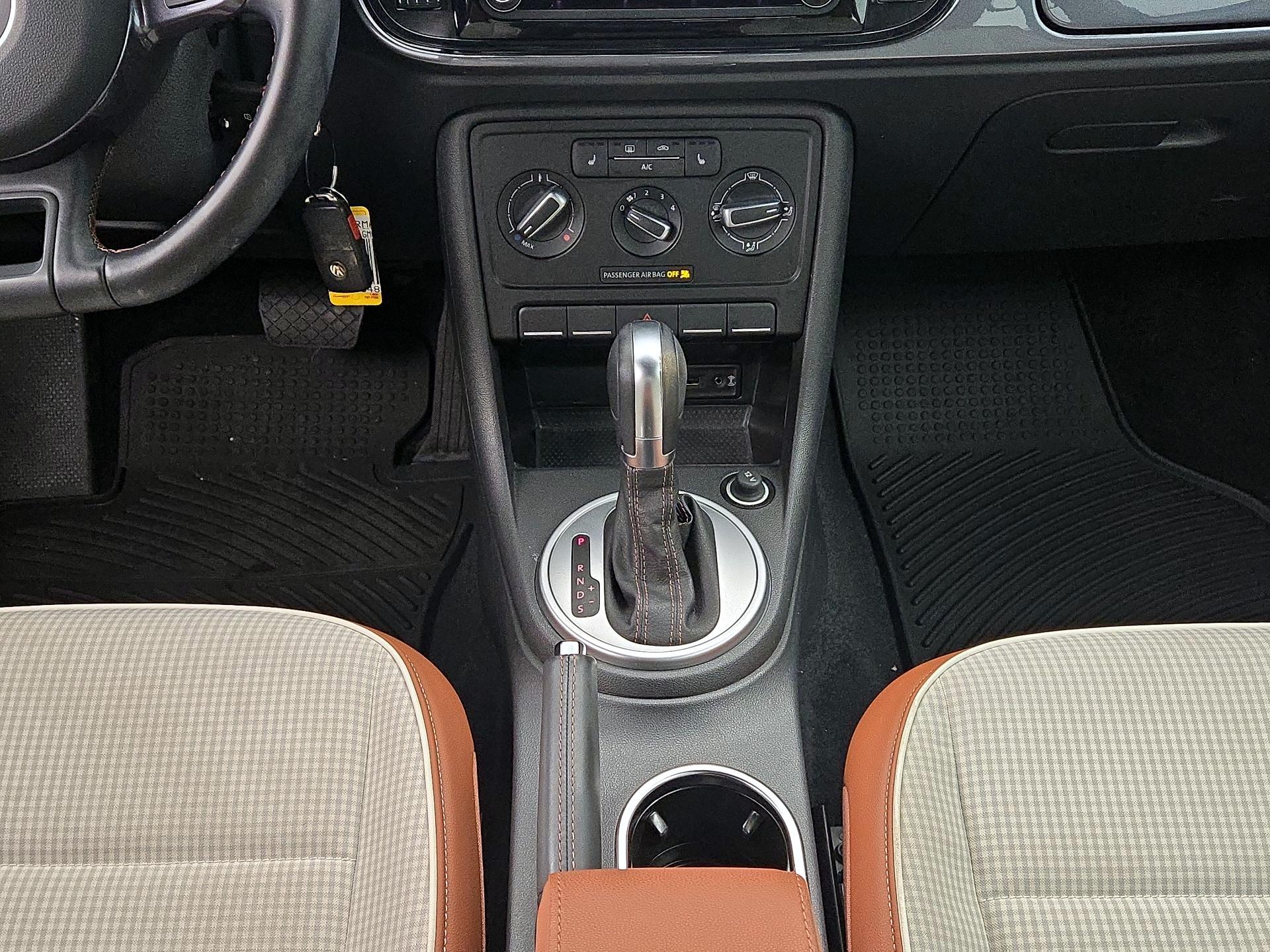 Thumbnail: 2016 Volkswagen Beetle - 16