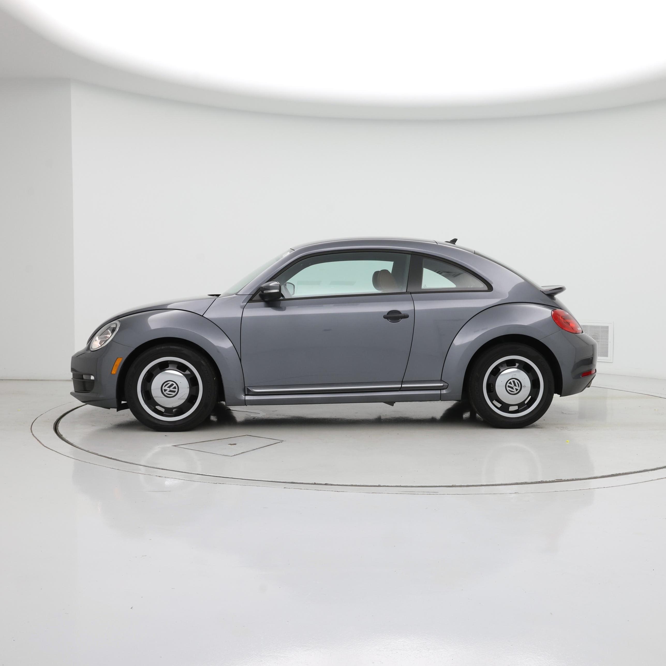 Thumbnail: 2016 Volkswagen Beetle - 3