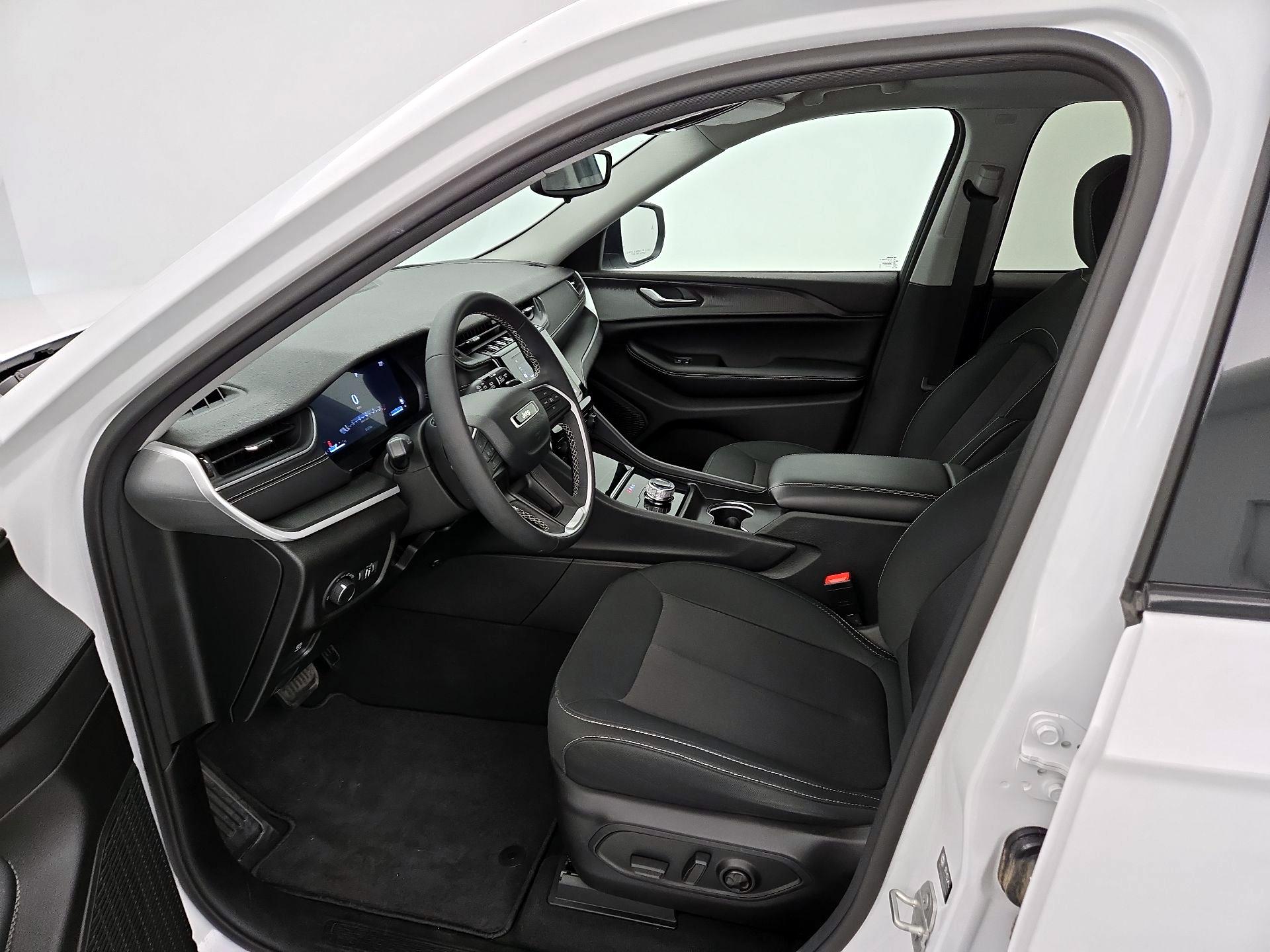 Thumbnail: 2023 Jeep Grand Cherokee - 11