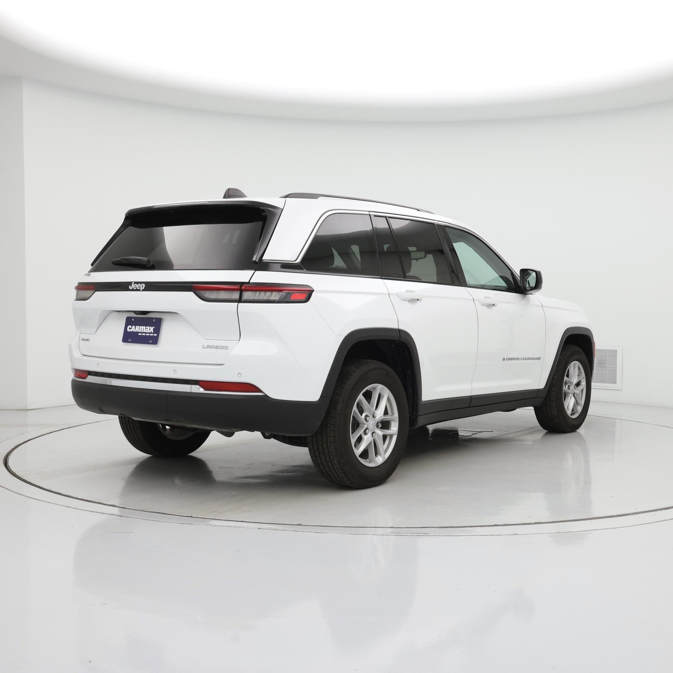 Thumbnail: 2023 Jeep Grand Cherokee - 8