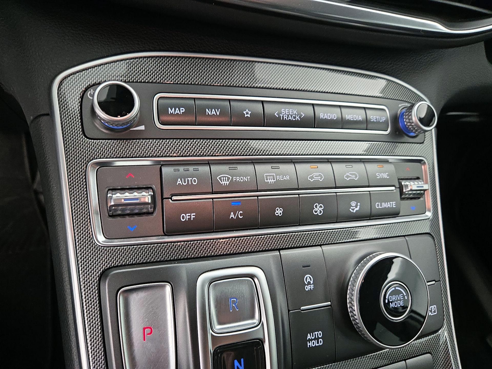 Thumbnail: 2023 Hyundai Santa Fe - 17