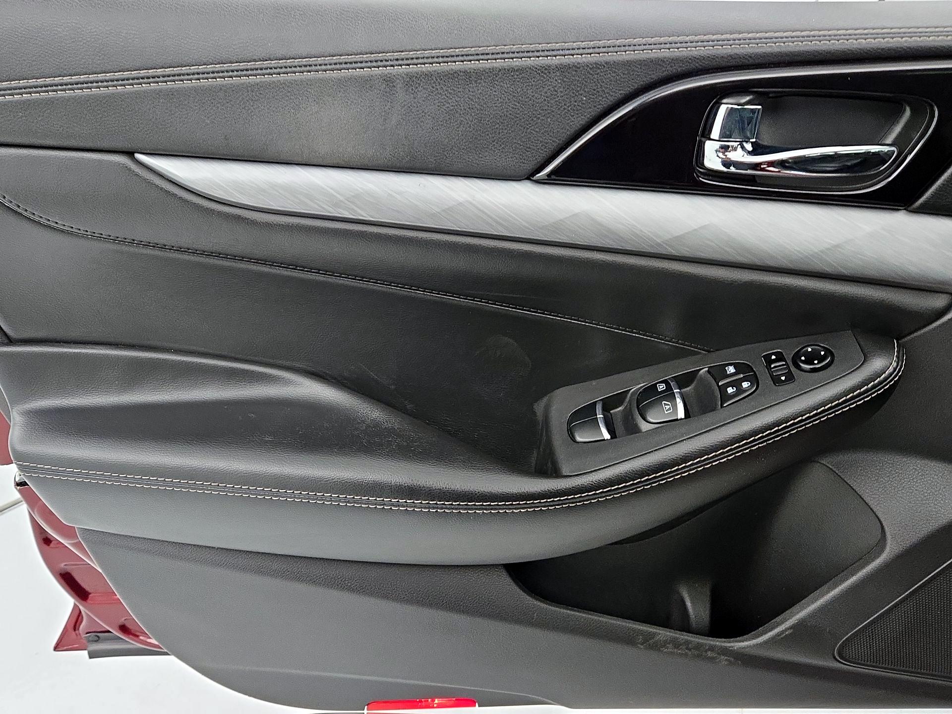 Thumbnail: 2016 Nissan Maxima - 12