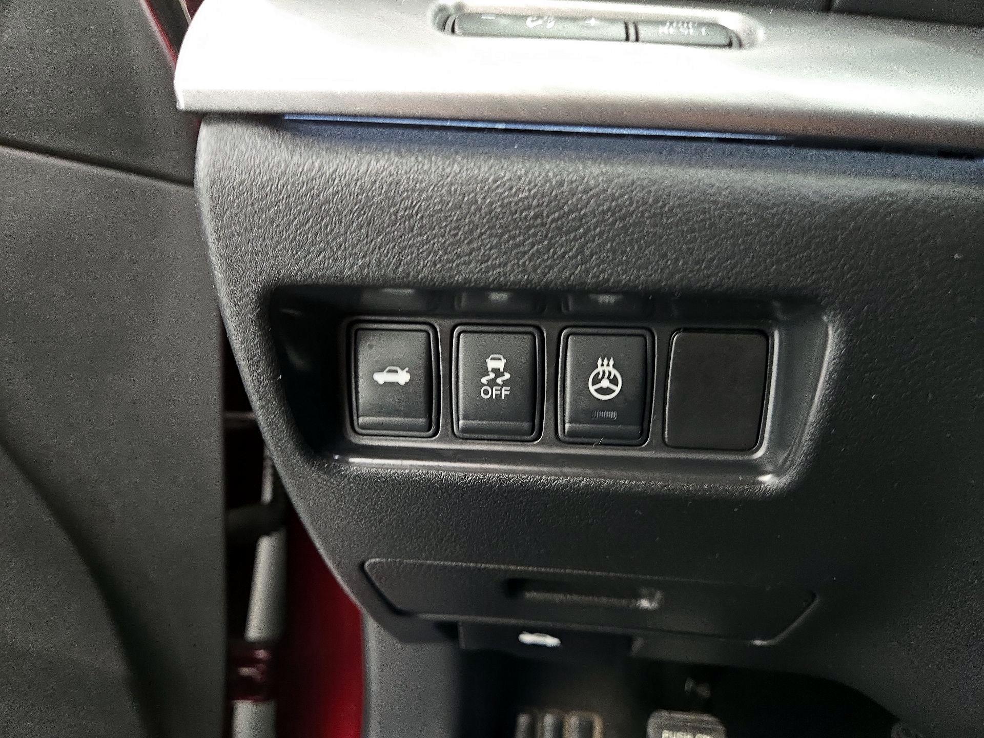 Thumbnail: 2016 Nissan Maxima - 13